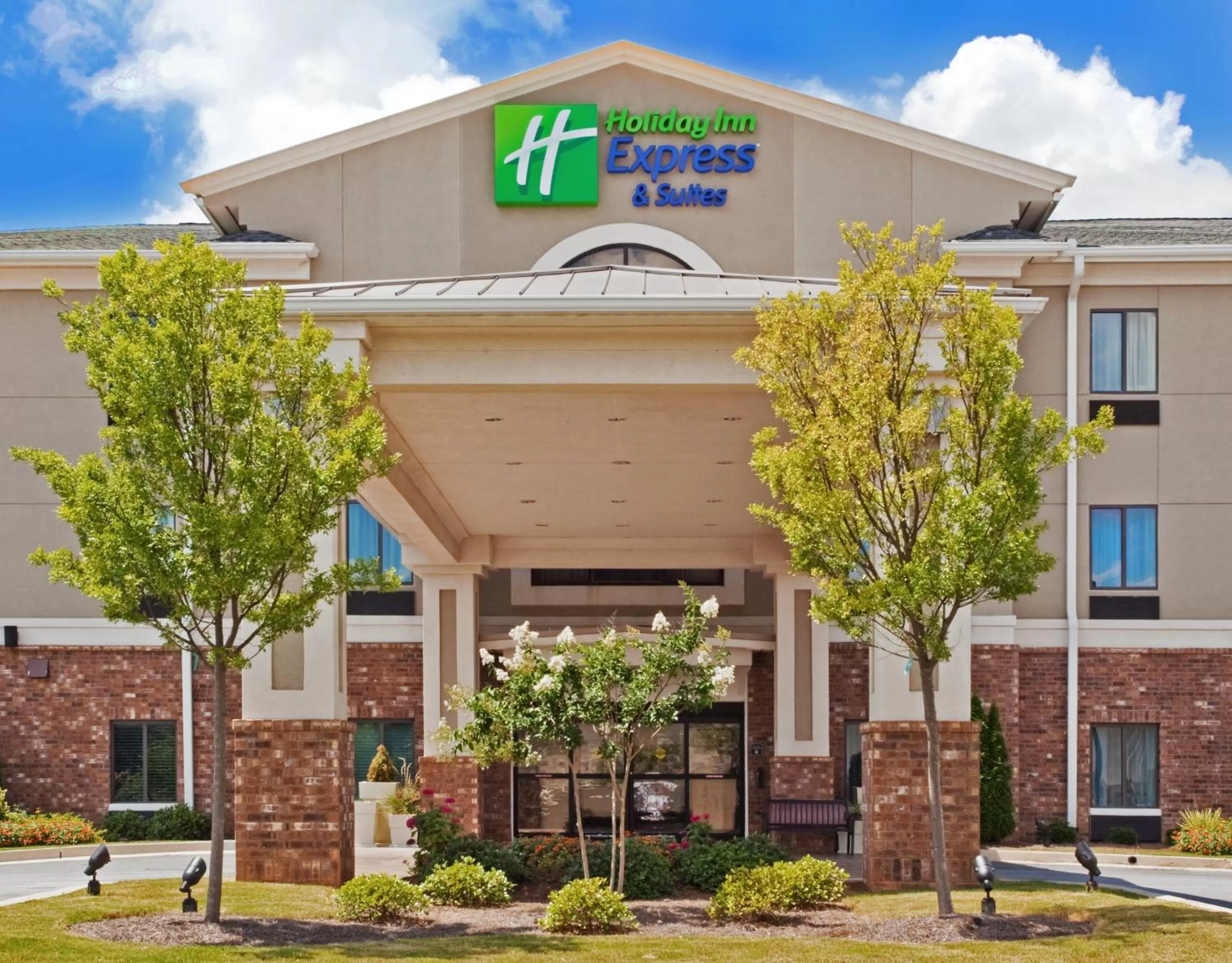 Property building in Holiday Inn Express Hotel & Suites Austell Powder Springs by IHG