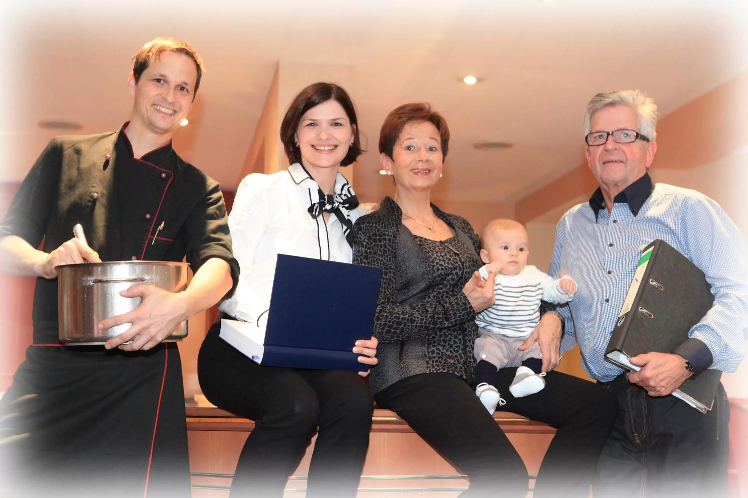 group of guests in DasSchaffers - MeinWohlfühlhotel