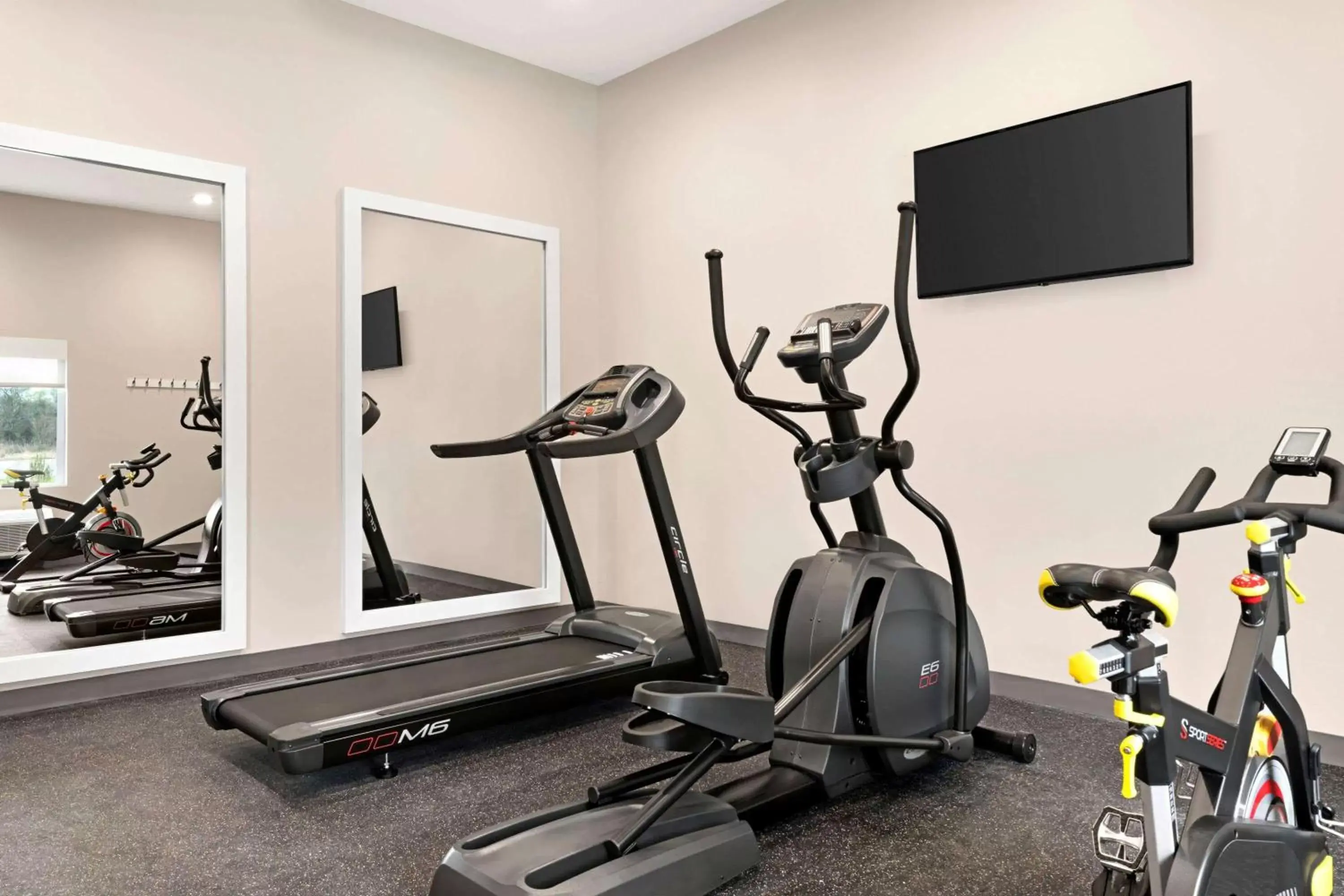 Fitness centre/facilities, Fitness Center/Facilities in Days Inn by Wyndham Beaumont West I-10 Walden