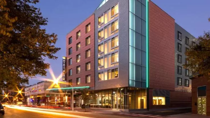 Property Building in Hyatt Place Chicago-South/University Medical Center