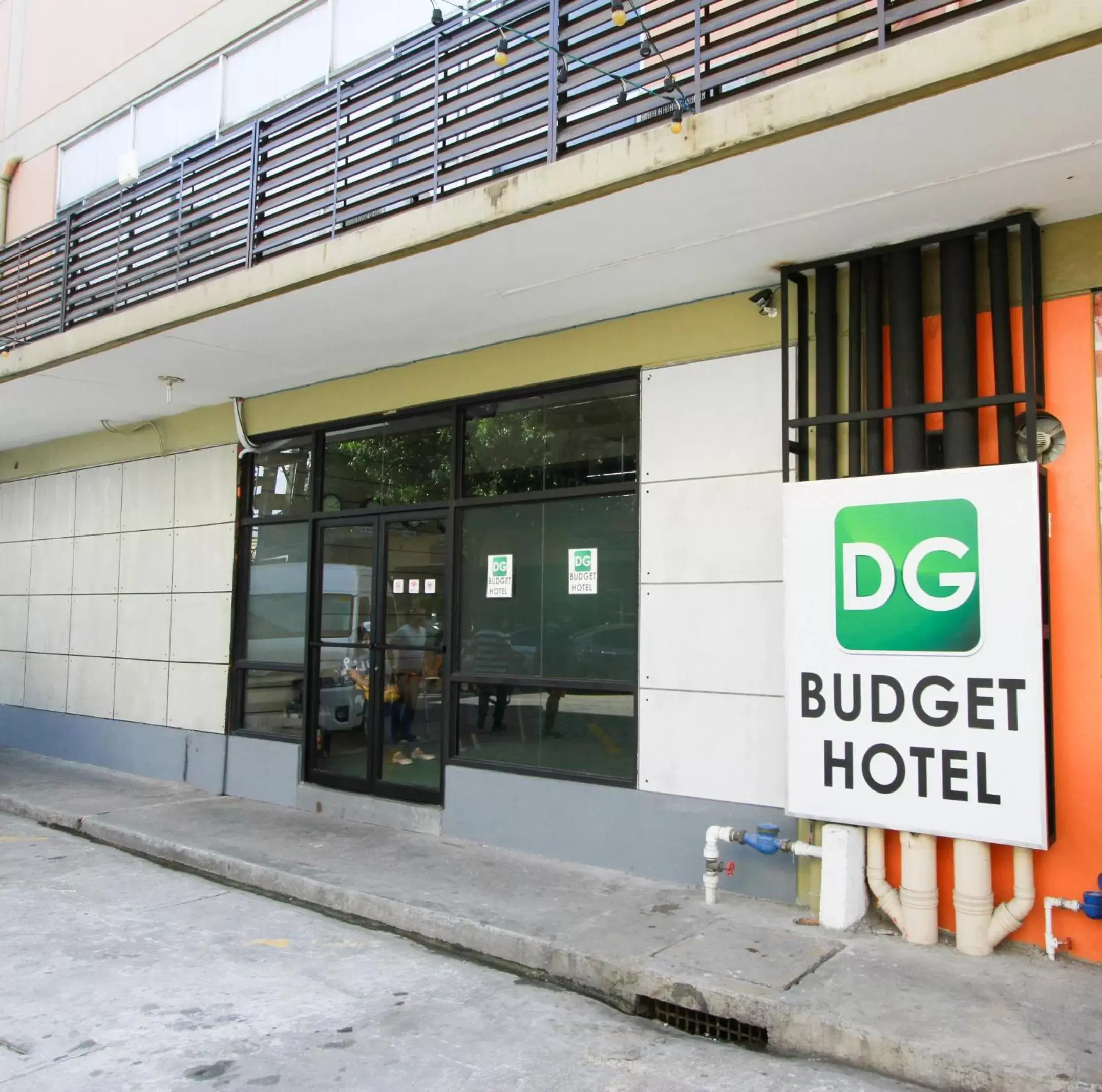 Property Building in DG Budget Hotel Salem