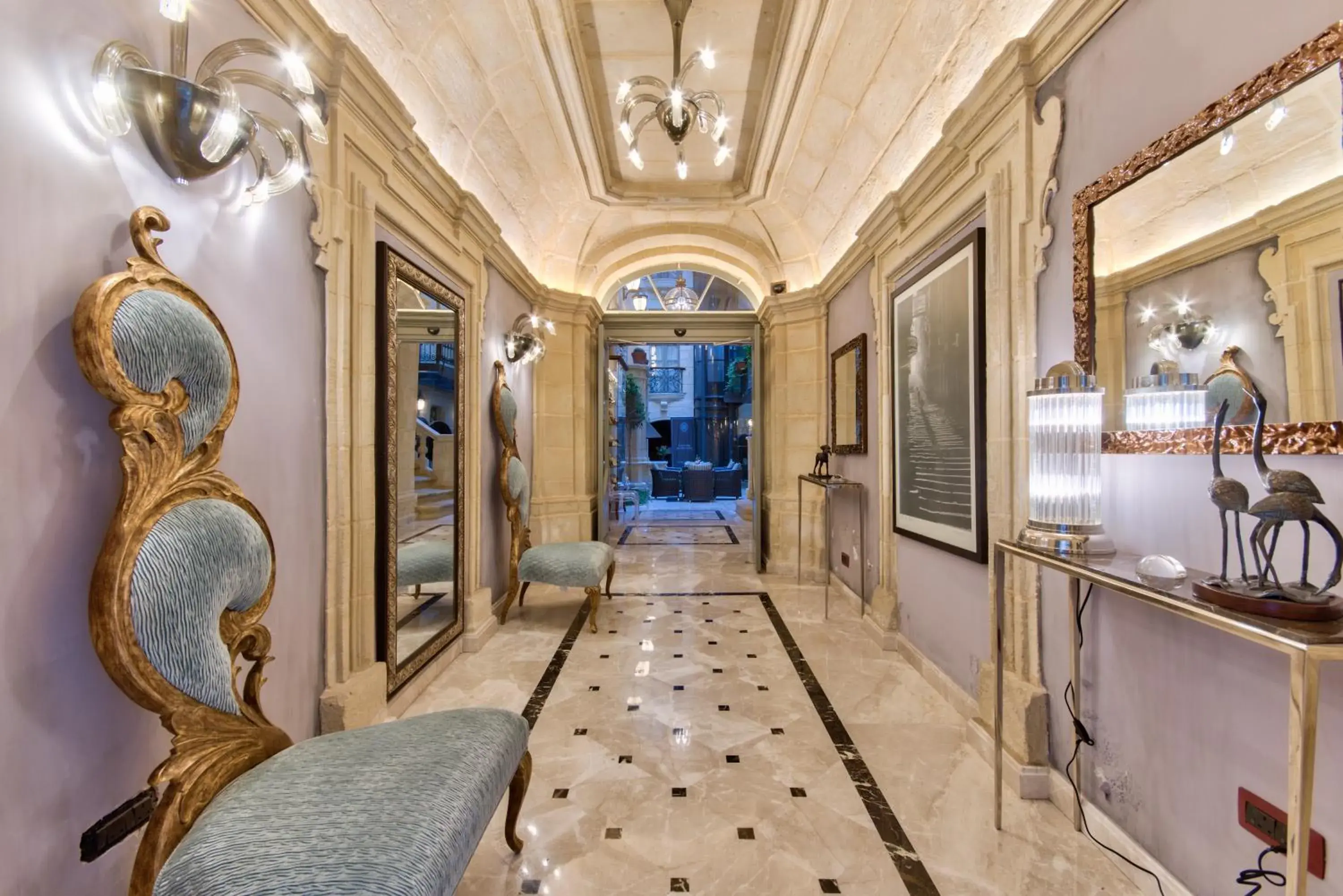 Facade/entrance, Lobby/Reception in Palazzo Consiglia - IK Collection