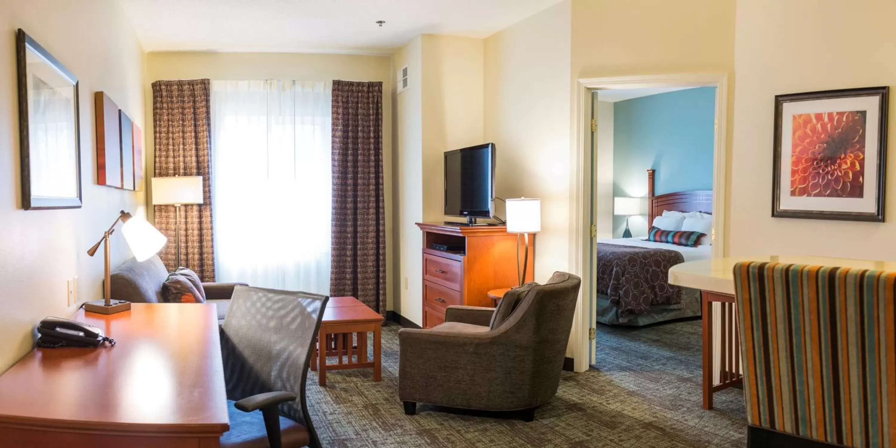 Photo of the whole room, Seating Area in Staybridge Suites Fargo, an IHG Hotel