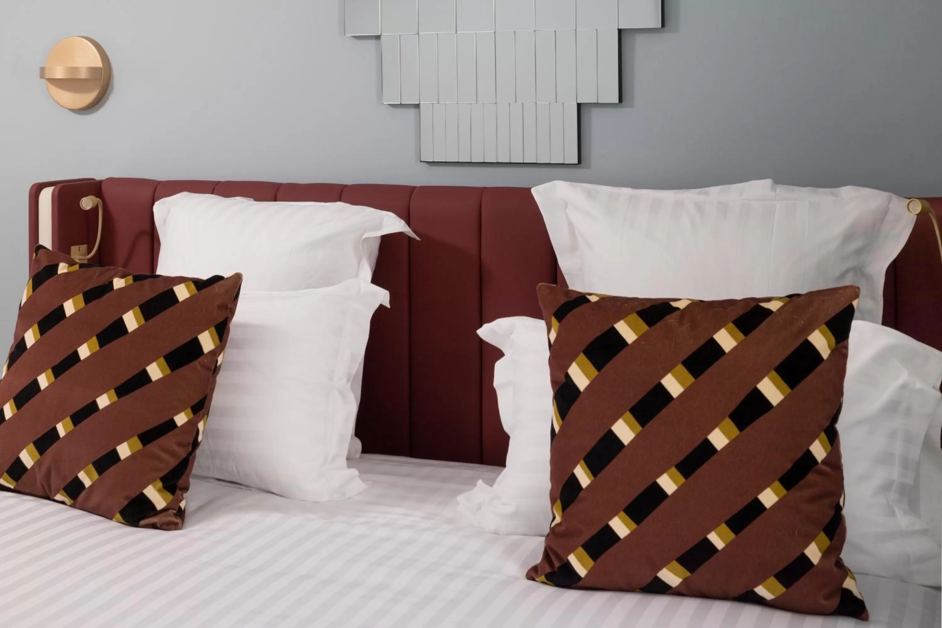 Bed in Hôtel Parisianer