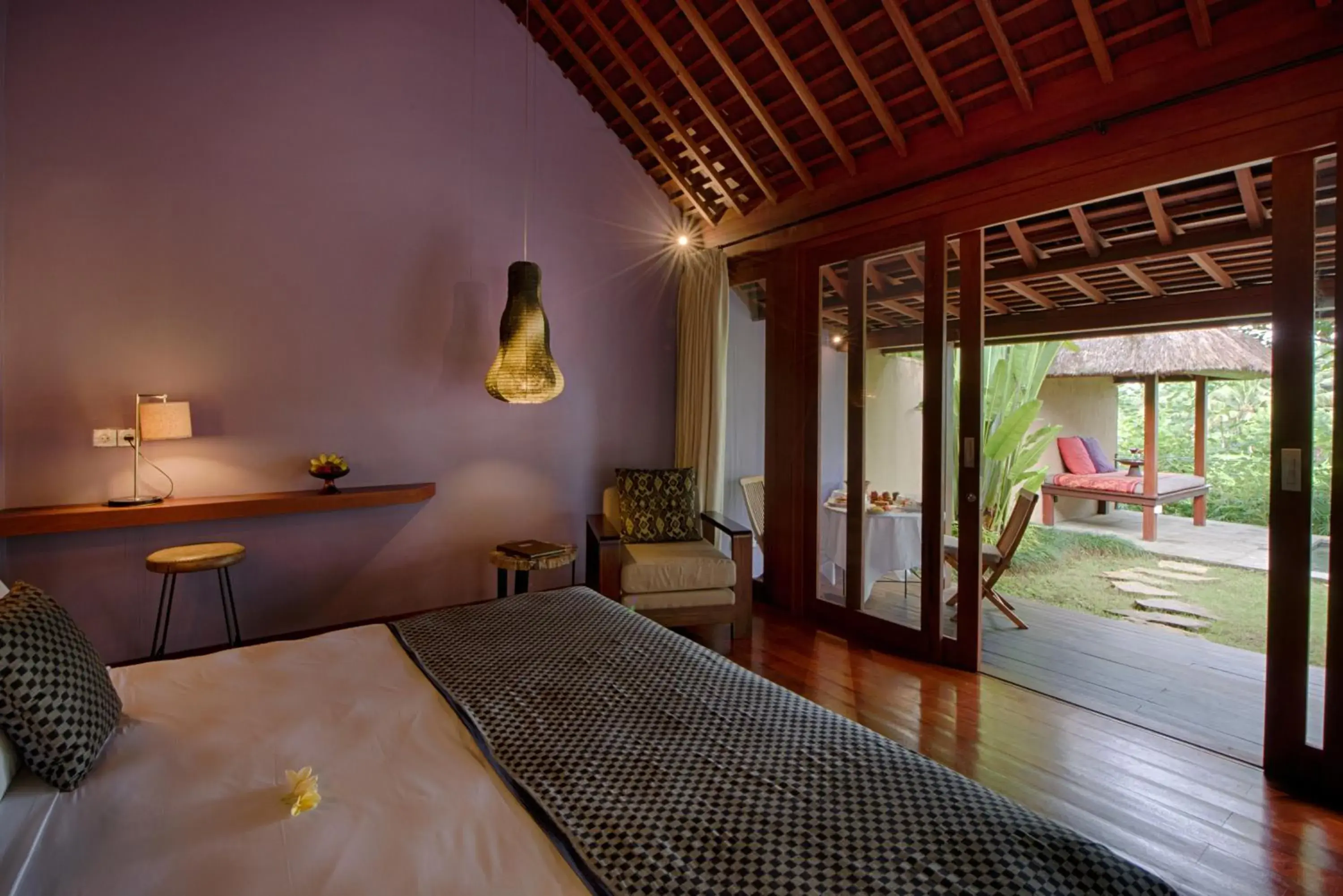 Photo of the whole room, Bed in Temuku Villas Ubud - CHSE Certified