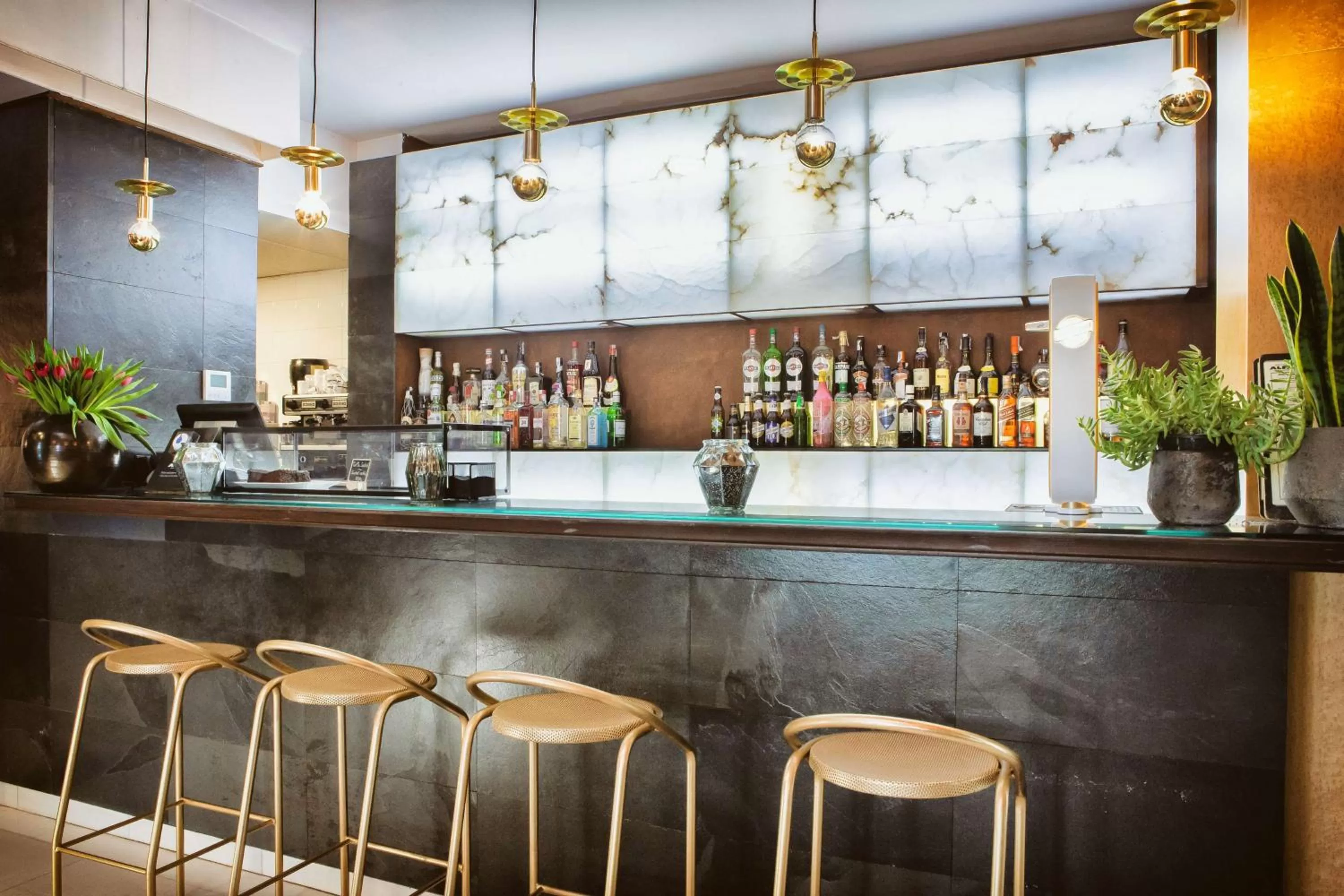 Lounge or bar in Best Western Plus Hotel Alfa Aeropuerto