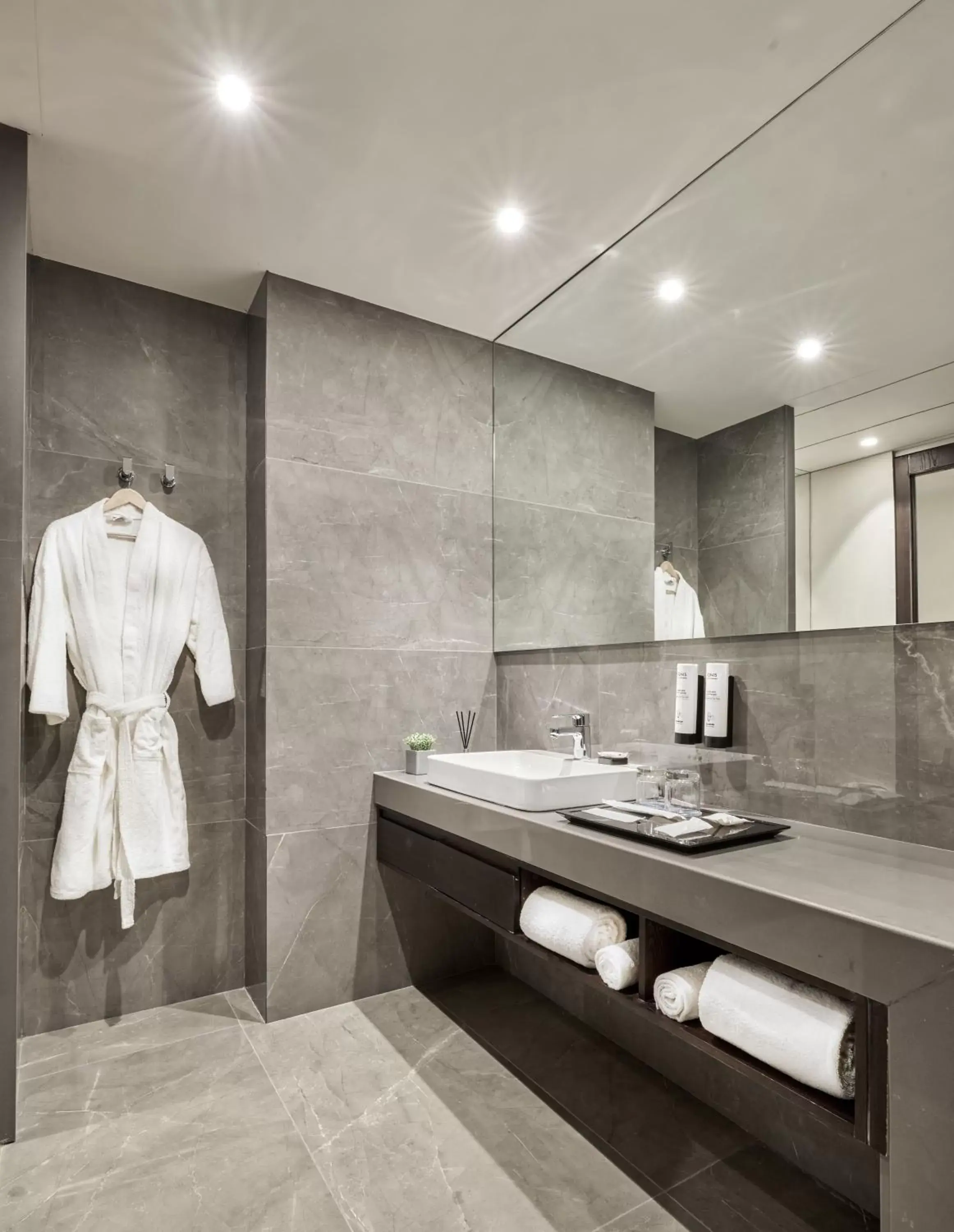 Bathroom in Fairfield by Marriott Vadodara