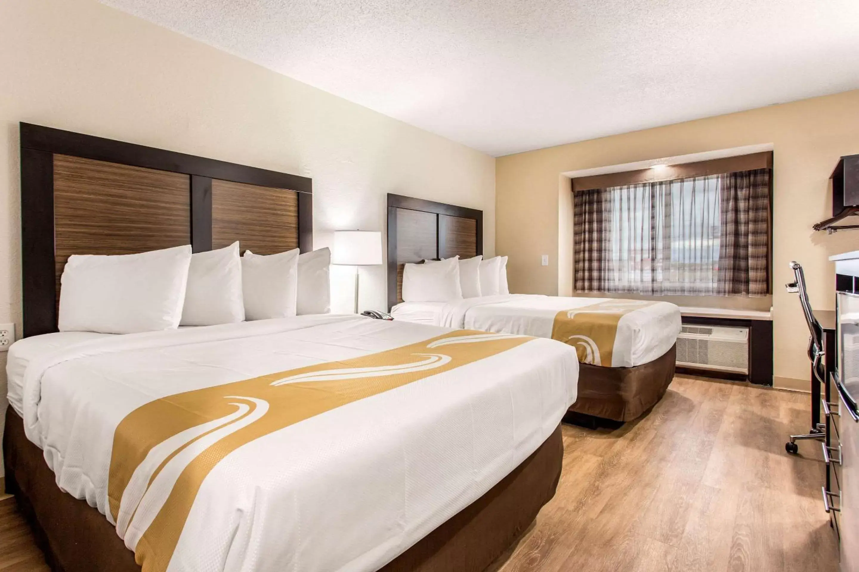Photo of the whole room, Bed in Quality Inn & Suites - Myrtle Beach