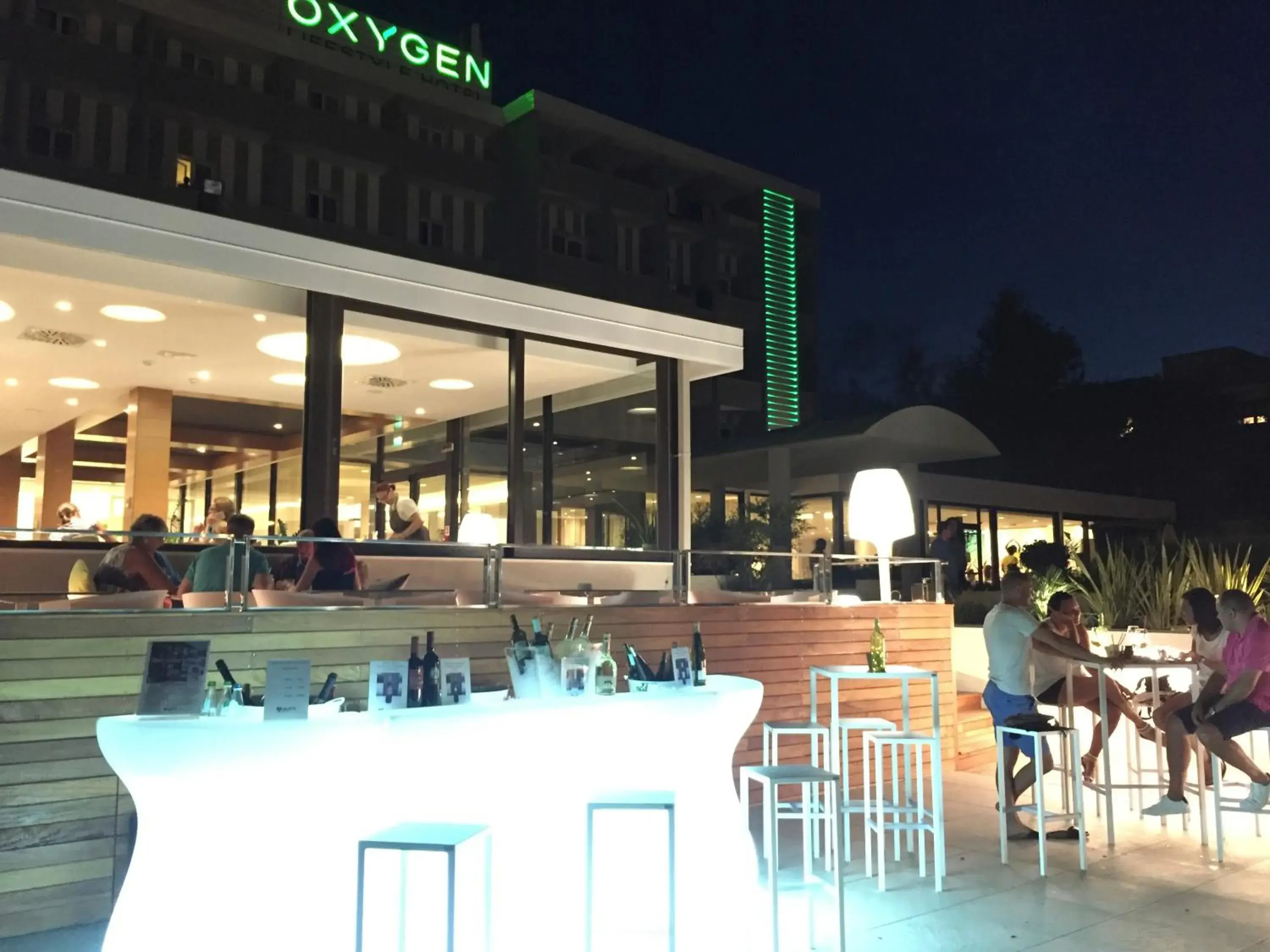 Garden, Restaurant/Places to Eat in Oxygen Lifestyle Hotel/Helvetia Parco