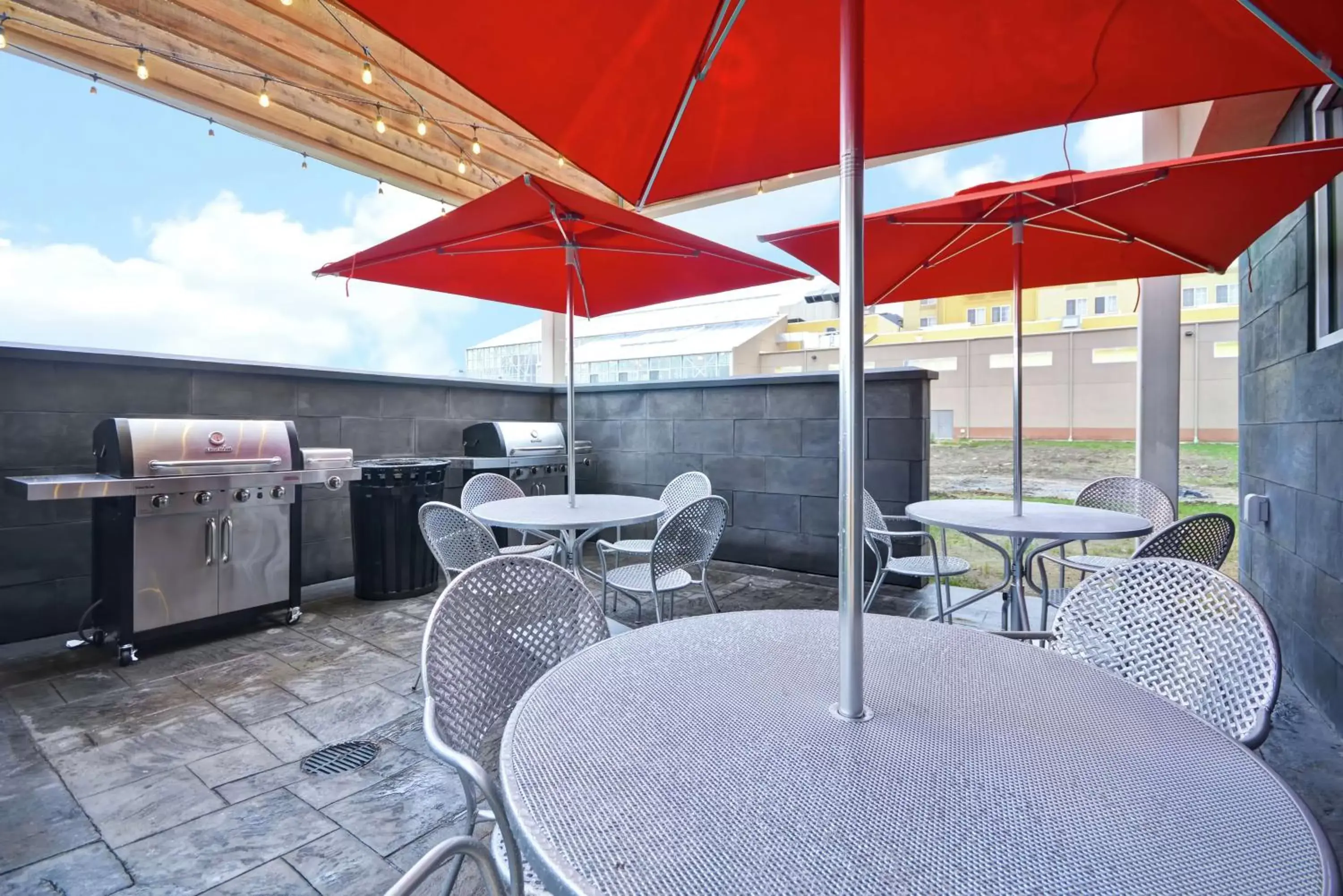 Patio, Restaurant/Places to Eat in Home2 Suites By Hilton Rapid City