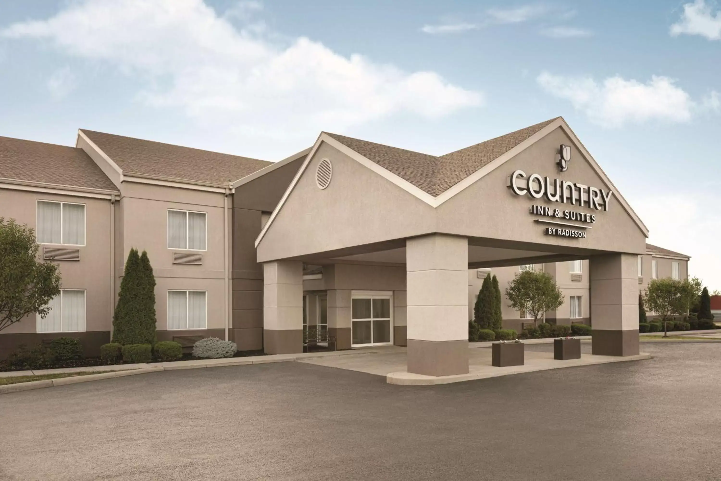 Property Building in Country Inn & Suites by Radisson, Port Clinton, OH