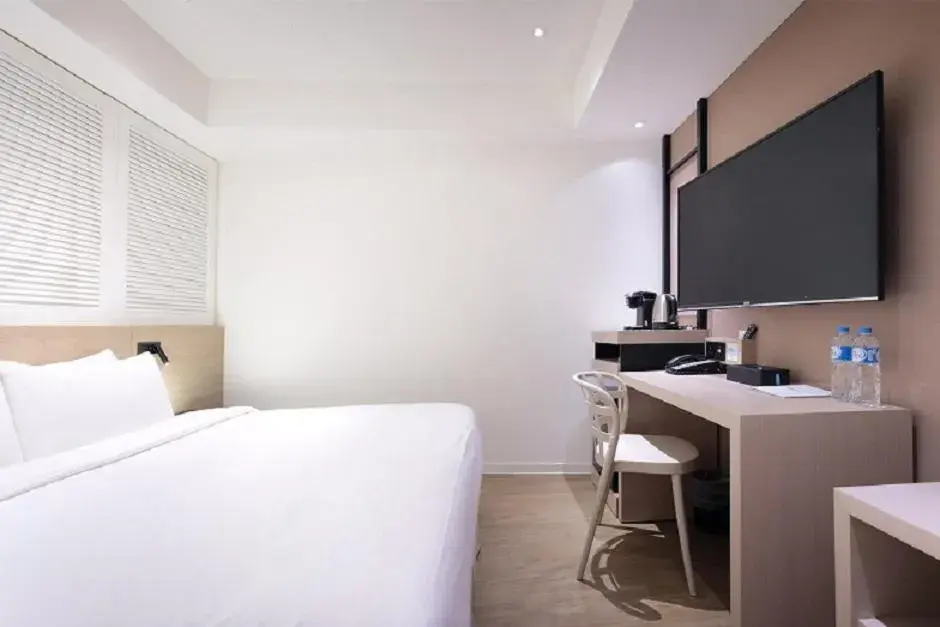 Bed in KEEBE Hotel Bed in KEEBE Hotel