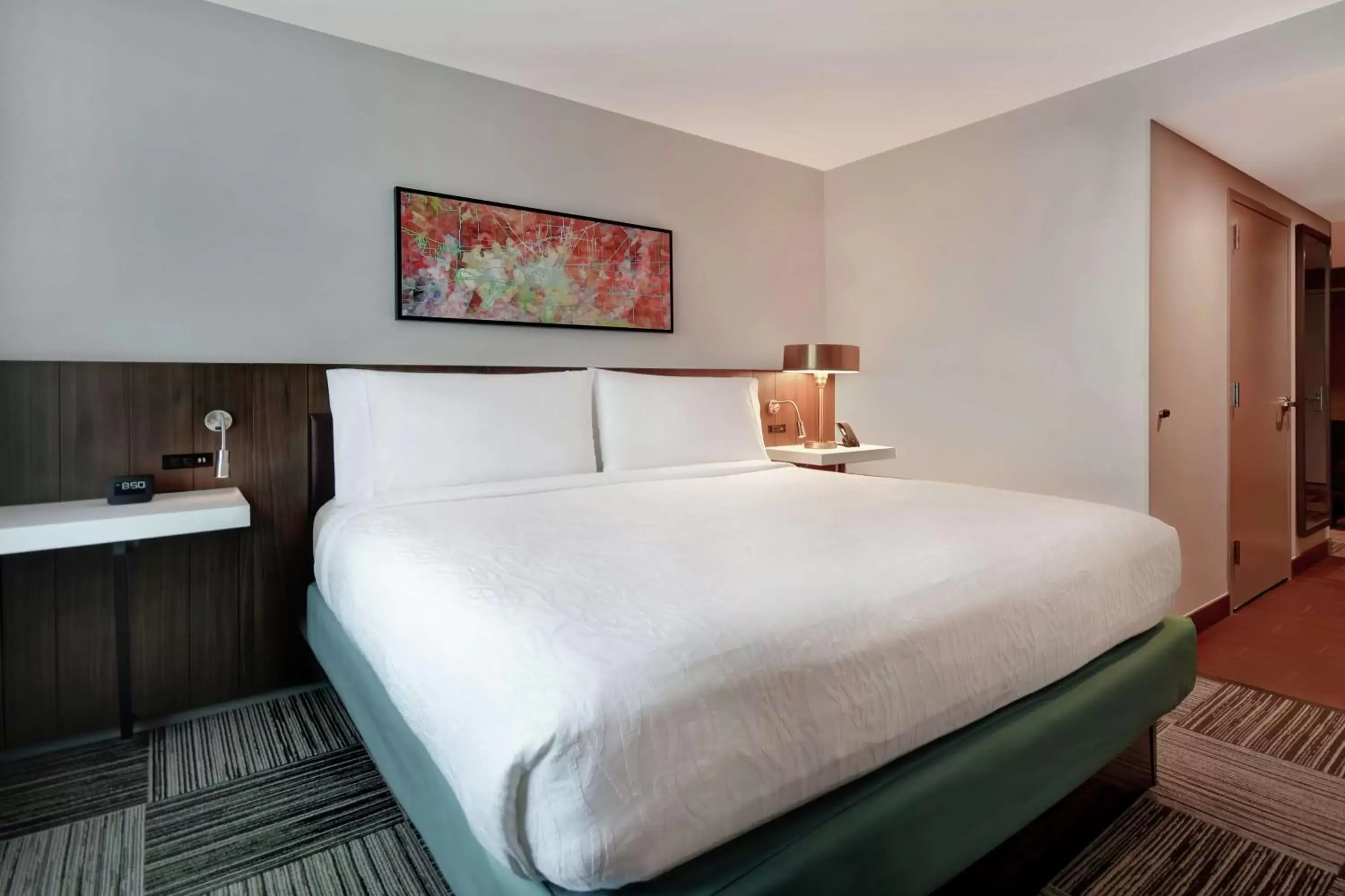 Bed in Hilton Garden Inn Houston/Galleria Area