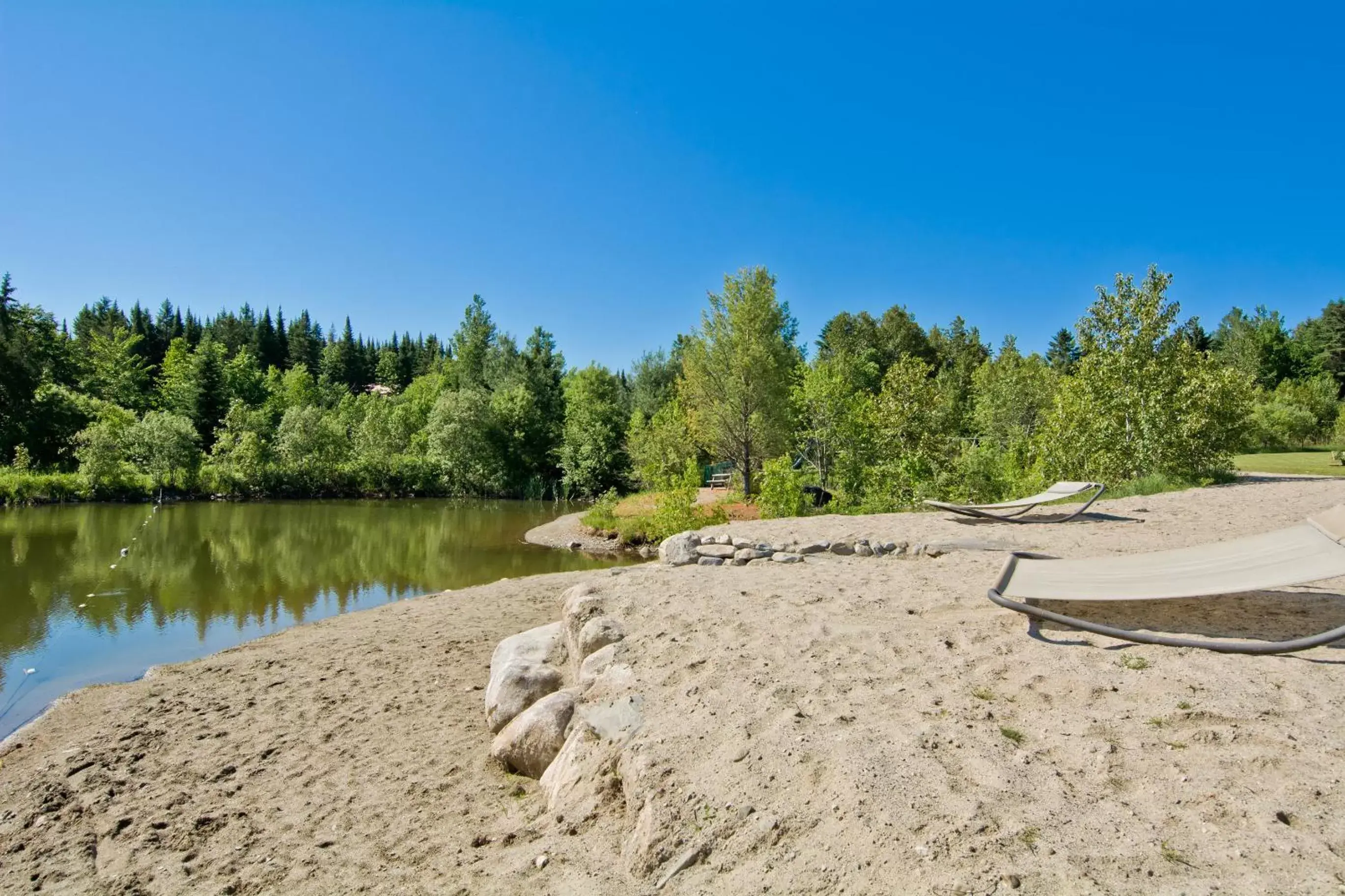 Beach in Camping Chalets Spas Pignons Rouges