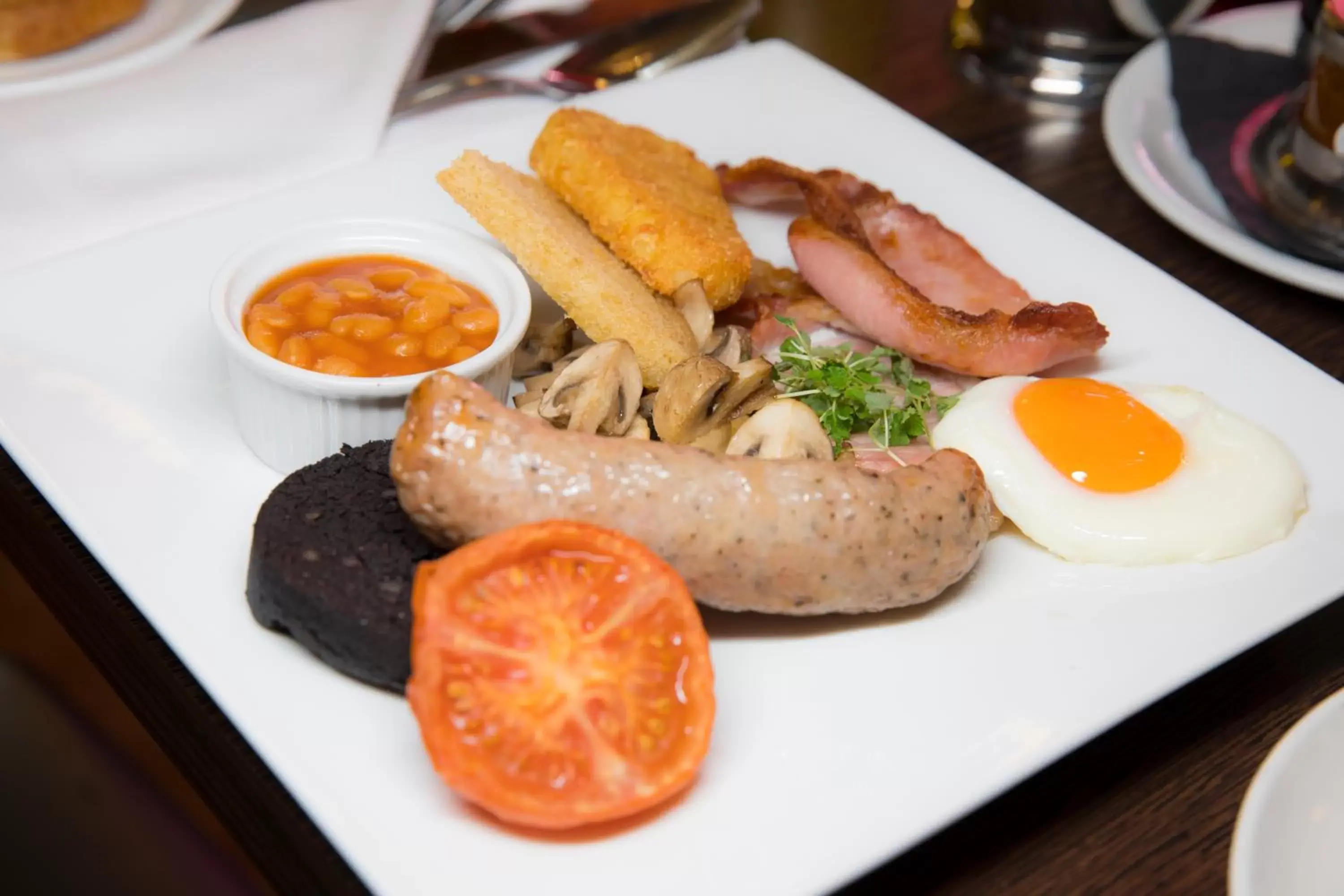 Breakfast, Food in Earl Of Doncaster Hotel