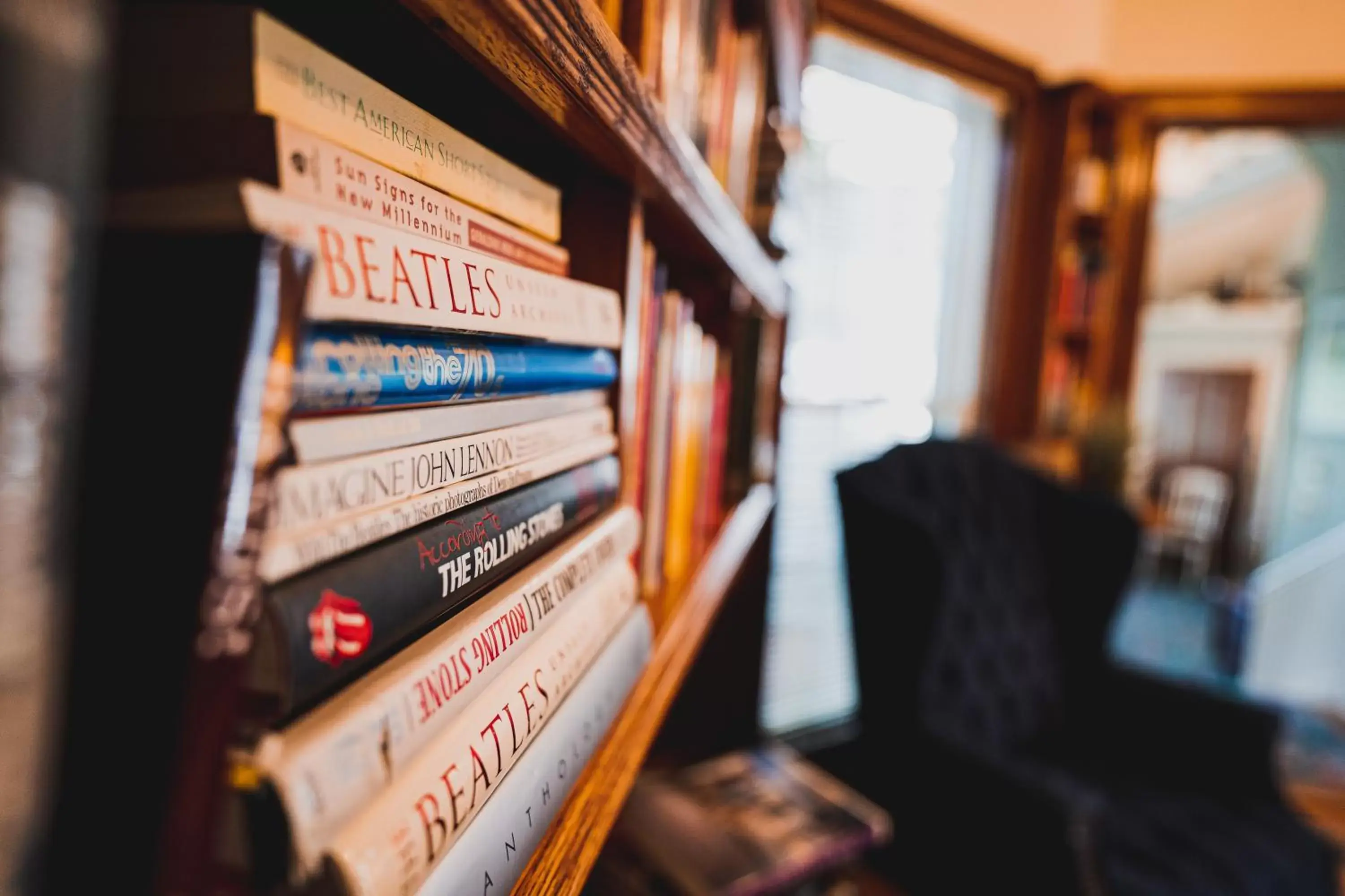 Library in Yelton Manor Bed and Breakfast Library in Yelton Manor Bed and Breakfast