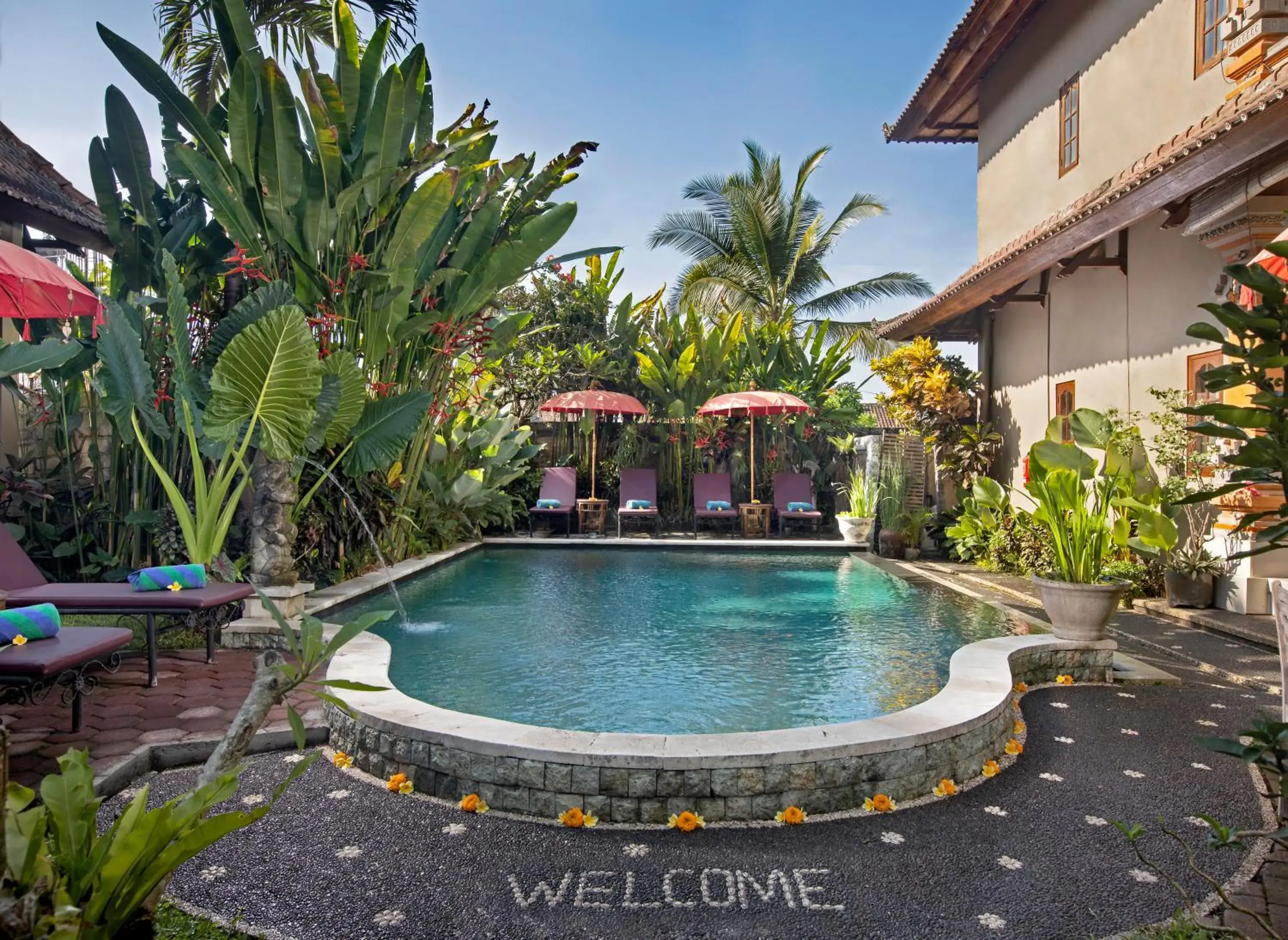 Swimming pool in Uma Sari Cottage by Mahaputra-CHSE Certified Swimming pool in Uma Sari Cottage by Mahaputra-CHSE Certified