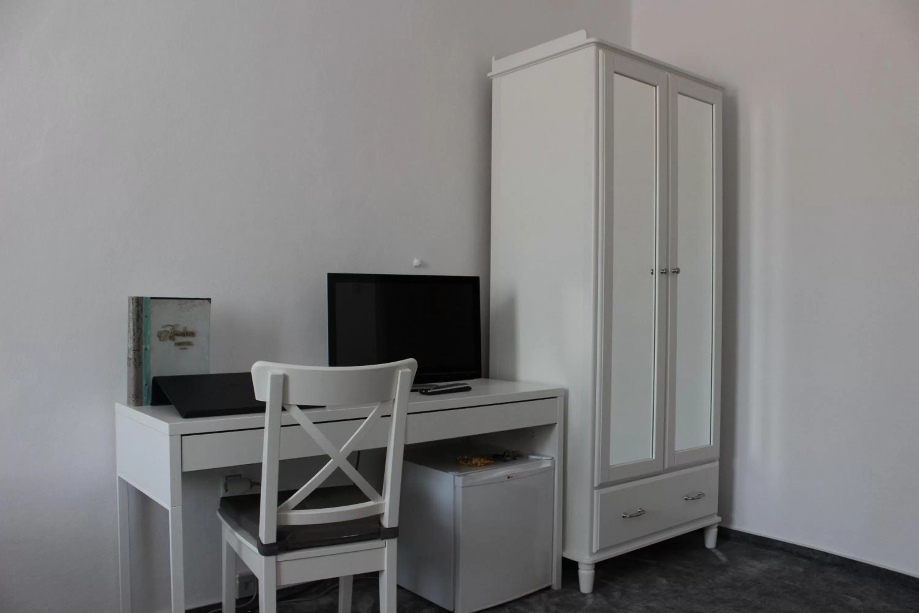 Photo of the whole room in Hotel Amadeus