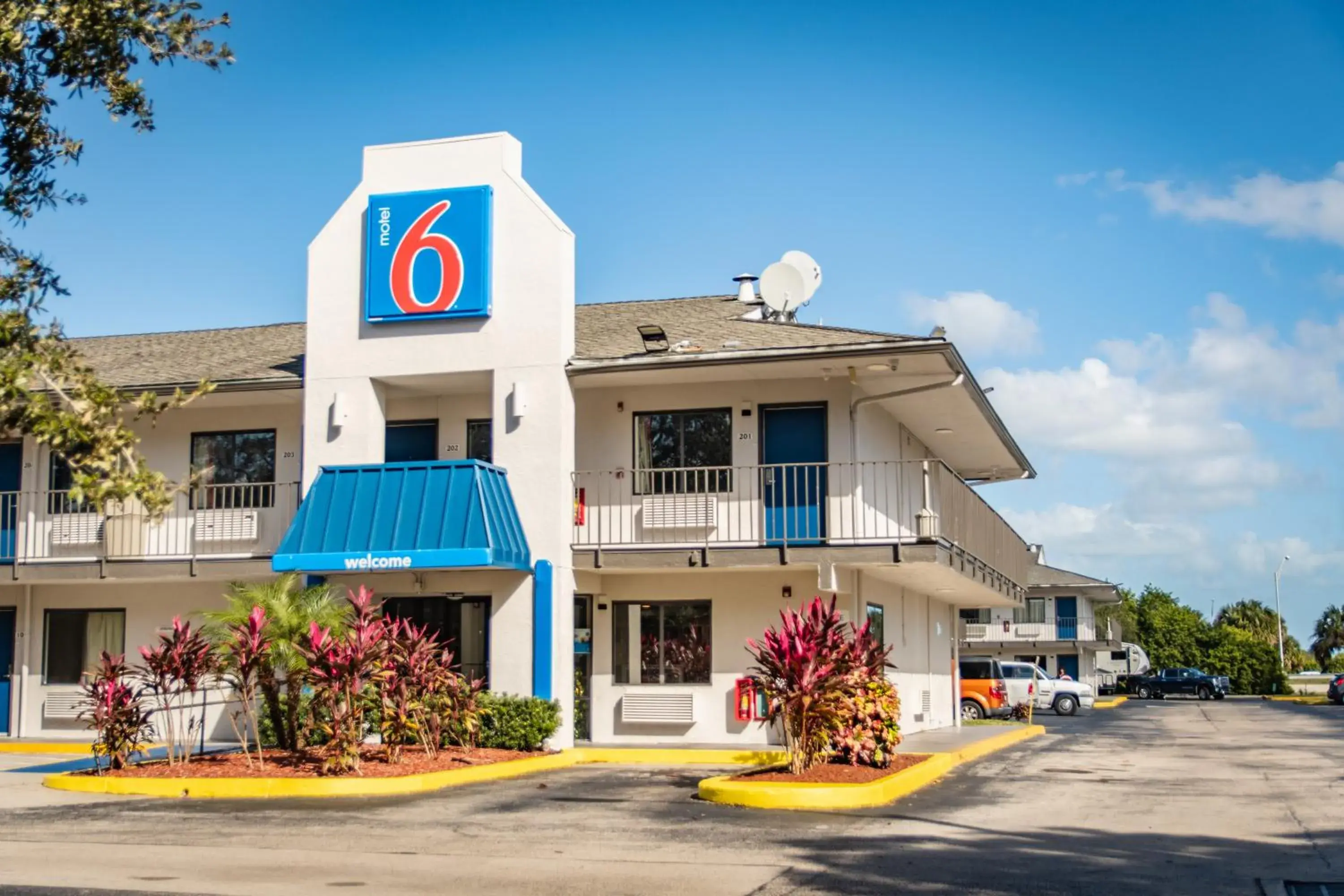 Property Building in Motel 6-Ft. Pierce, FL