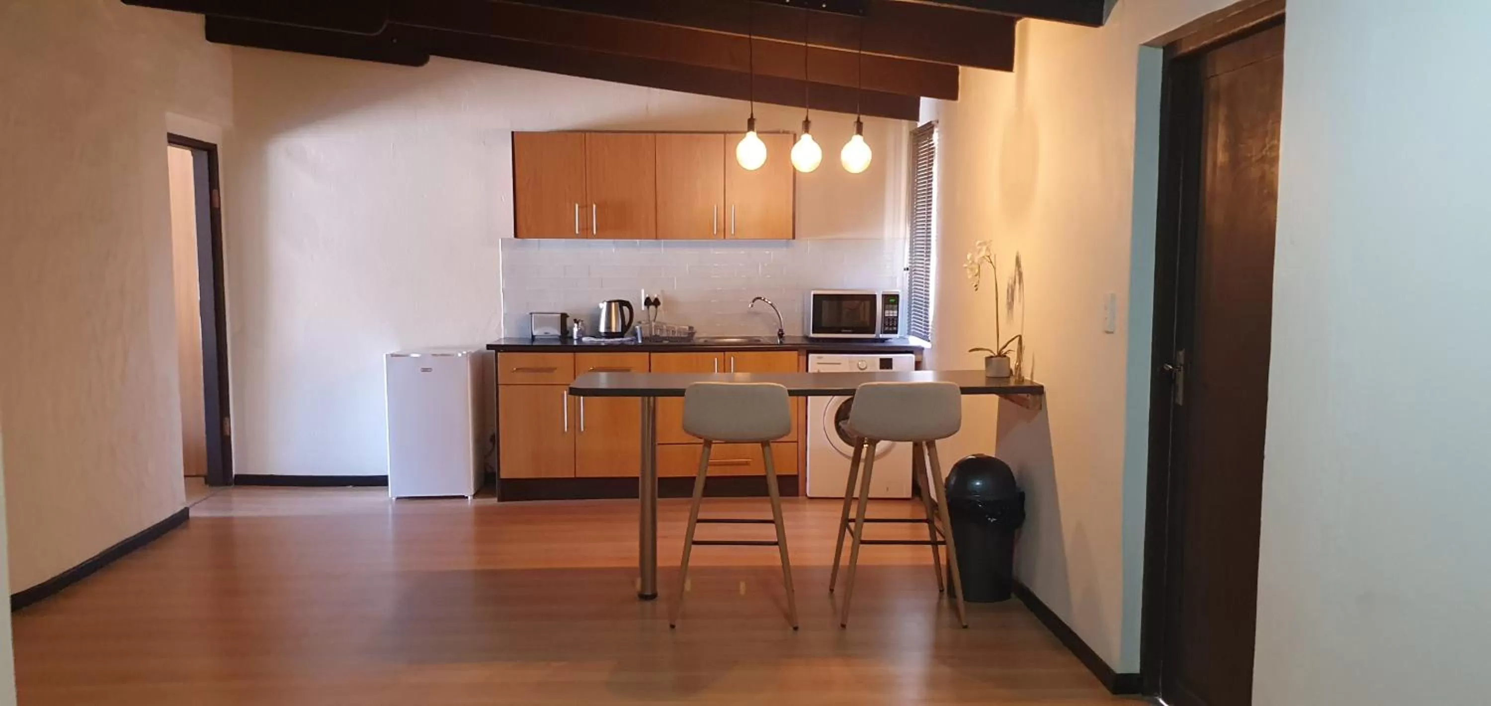 Kitchen or kitchenette, Kitchen/Kitchenette in DESERT DREAMS B&B