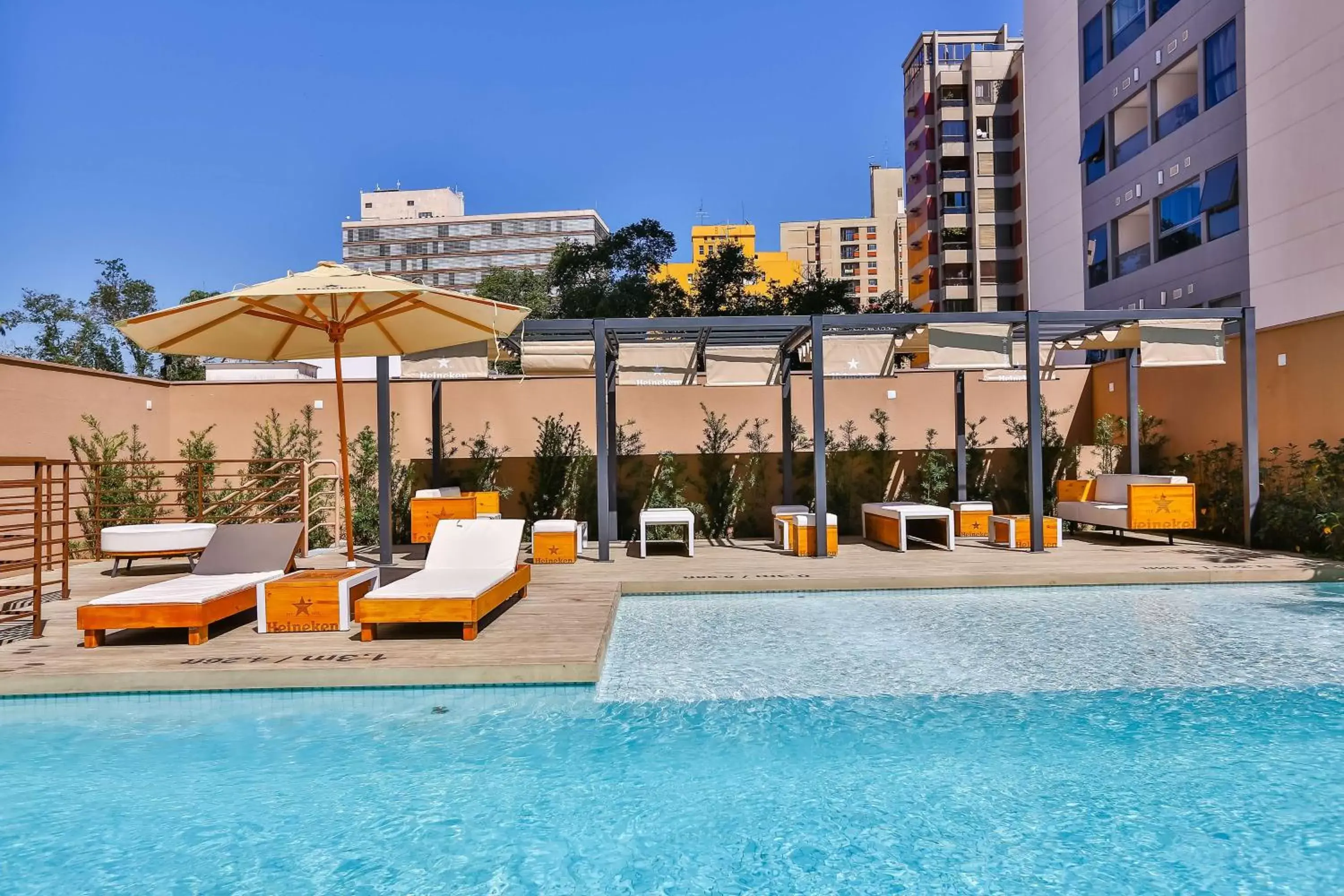 Swimming Pool in Radisson RED Campinas