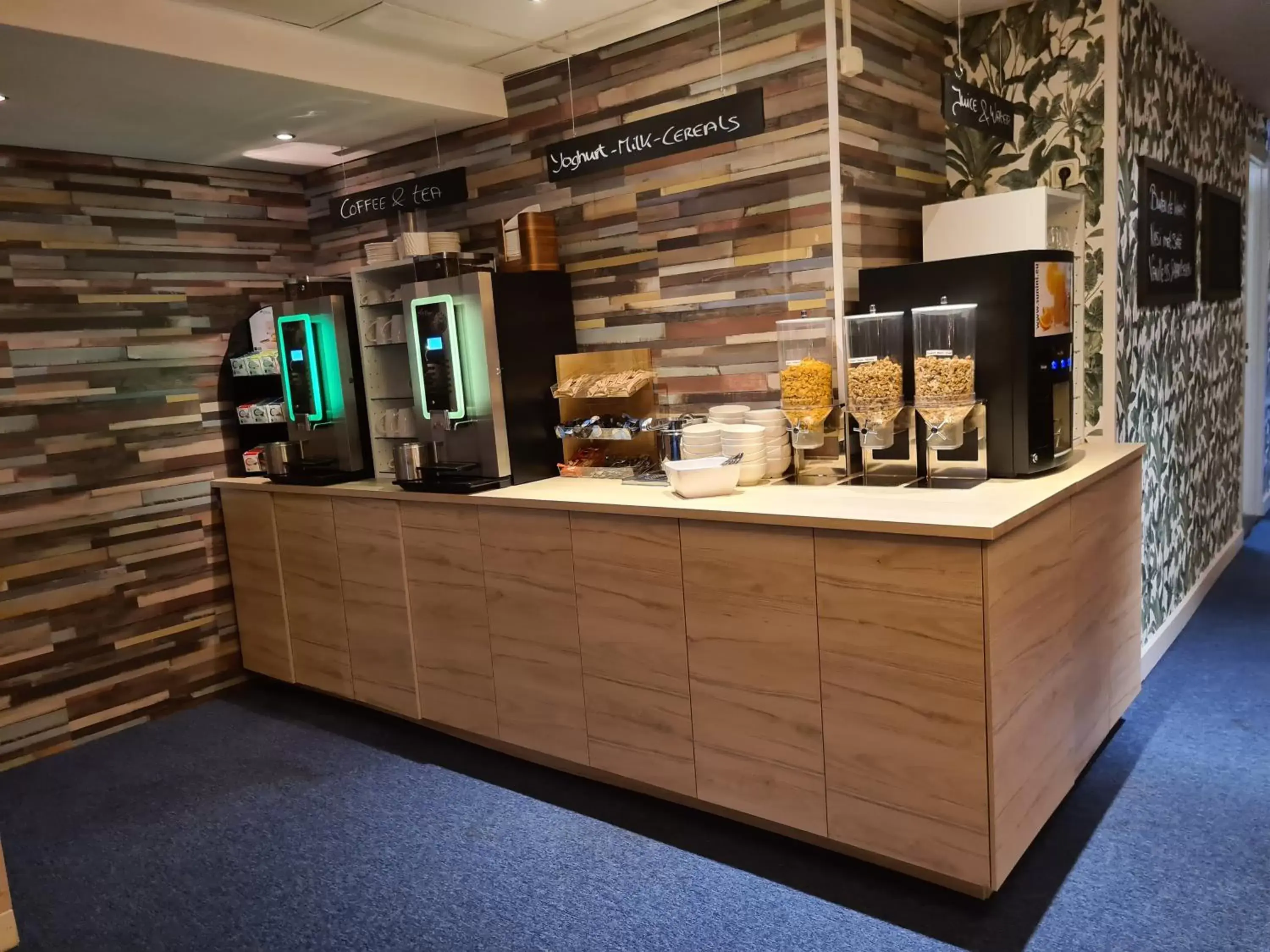 Coffee/tea facilities in Amsterdam Hotel Uithoorn