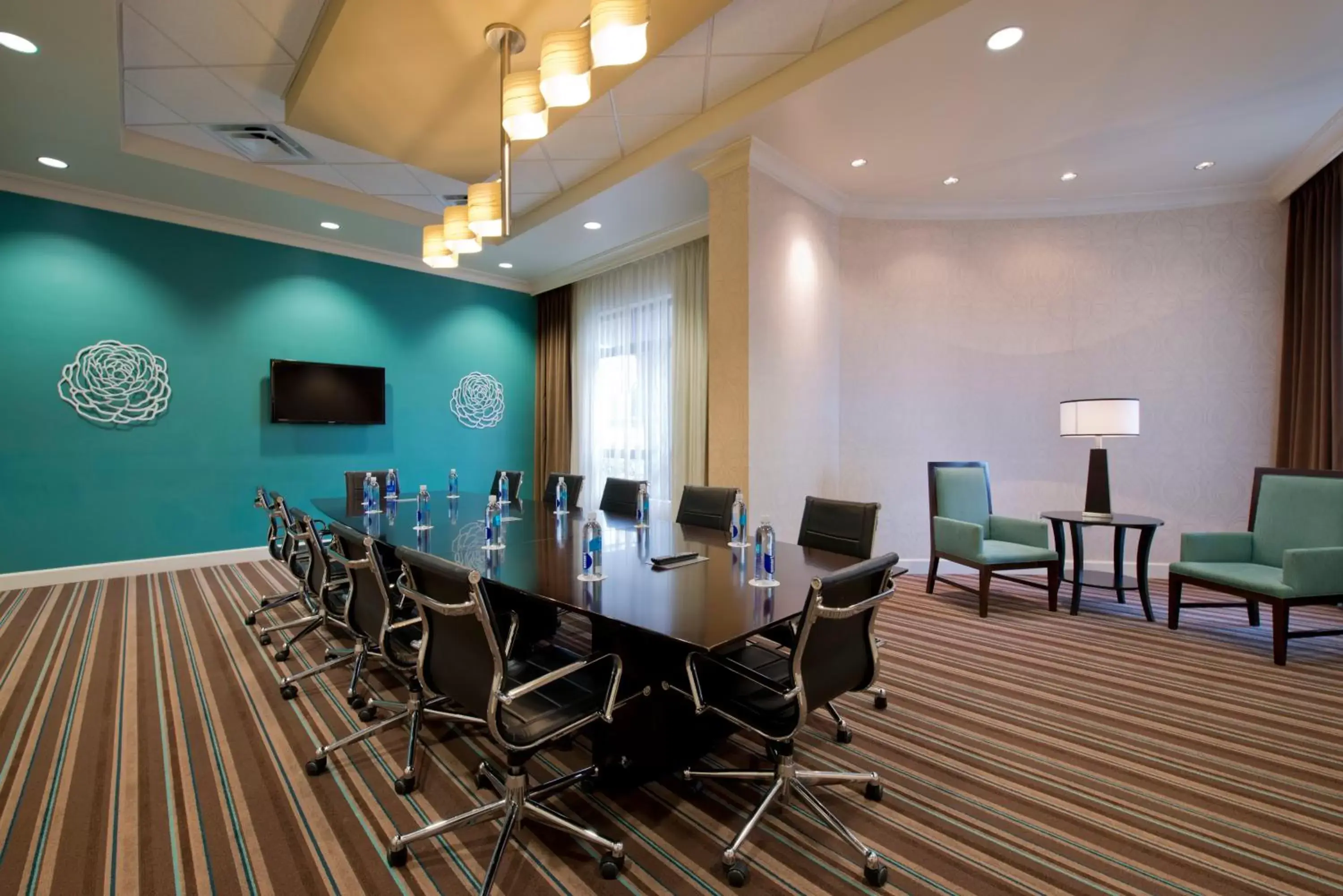 Meeting/conference room in Hotel Indigo Atlanta Airport College Park, an IHG Hotel