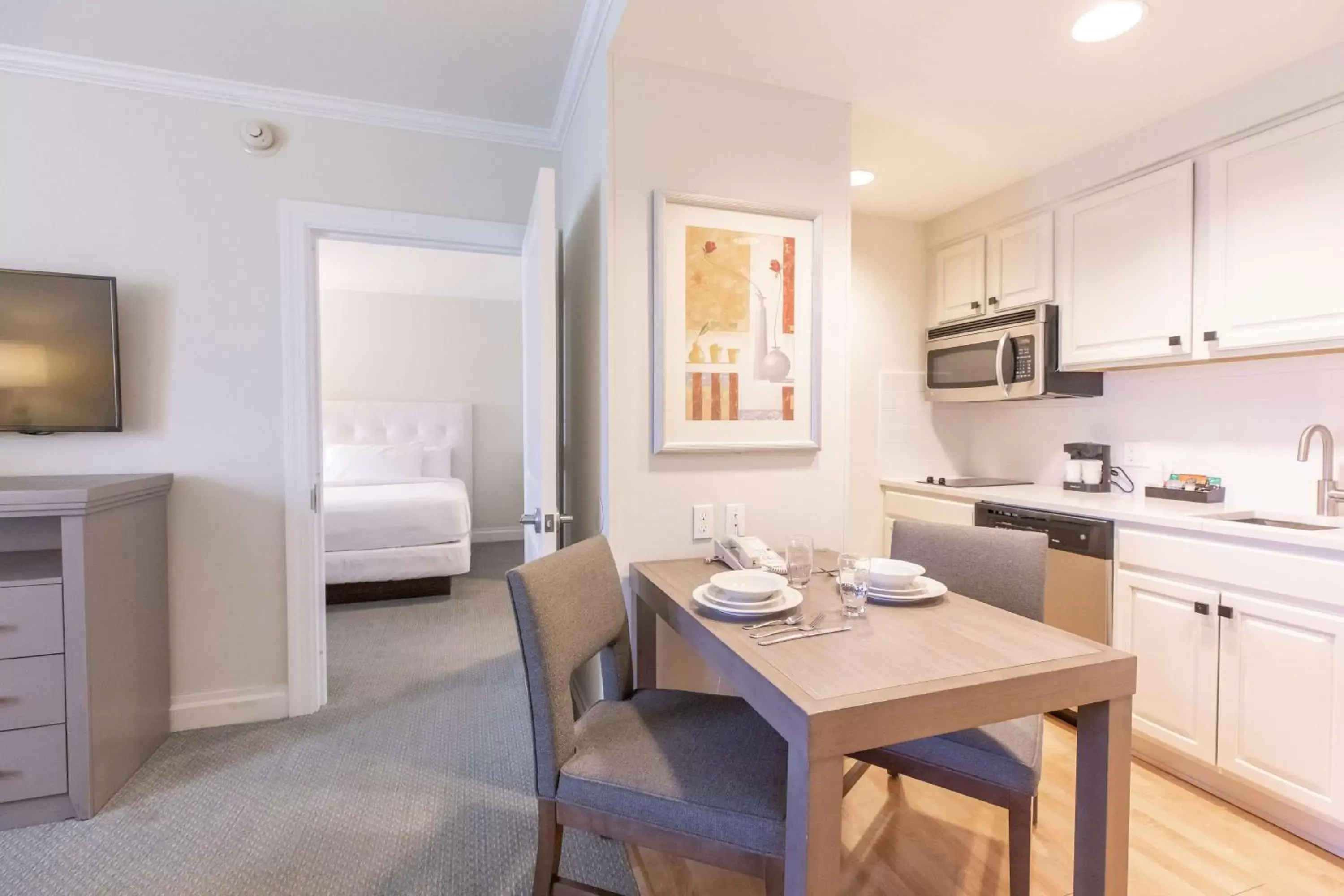 Kitchen or kitchenette, Dining Area in Homewood Suites by Hilton Palm Beach Gardens