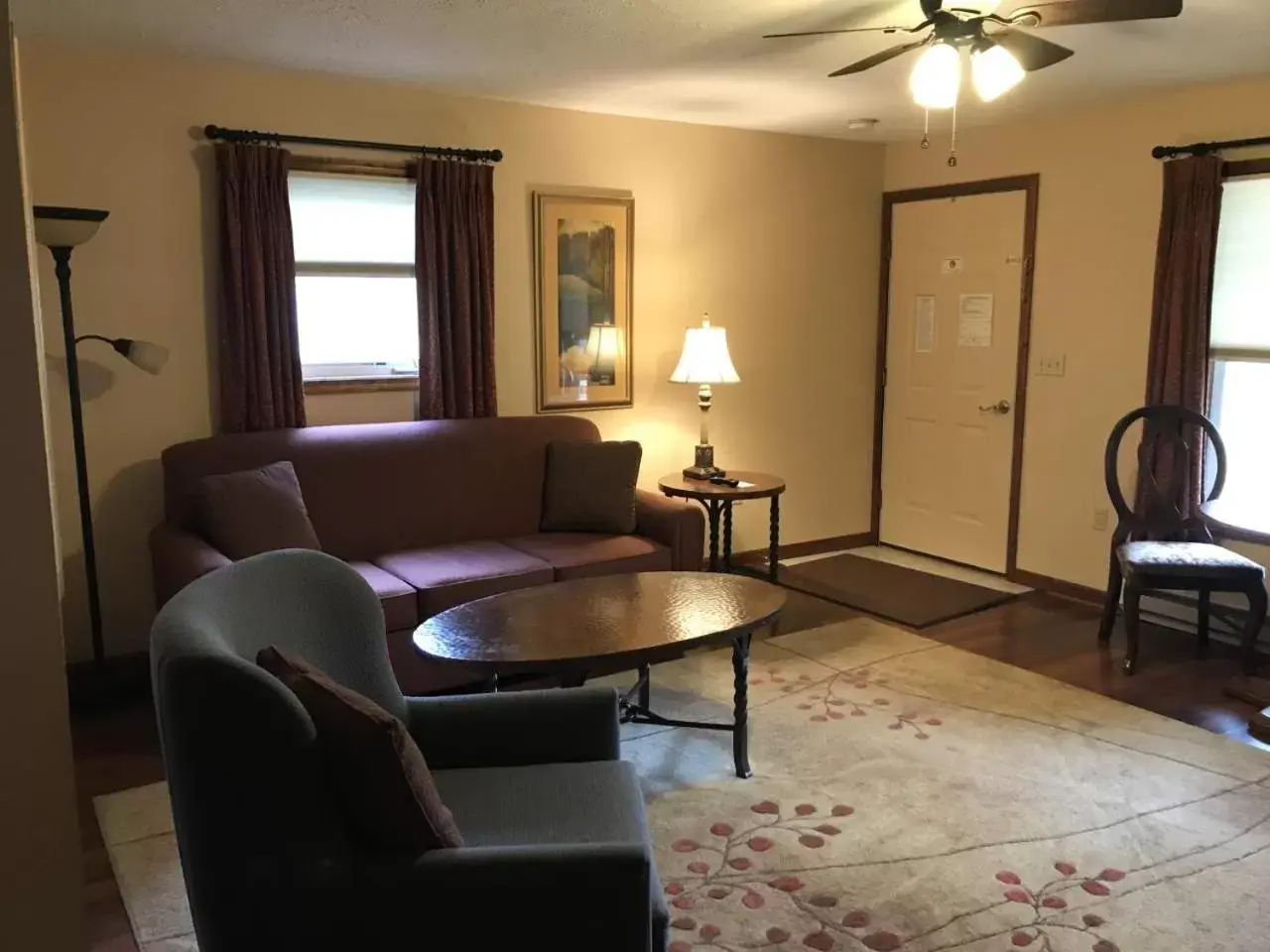 Living room, Seating Area in Woodfield Manor - A Sundance Vacations Property