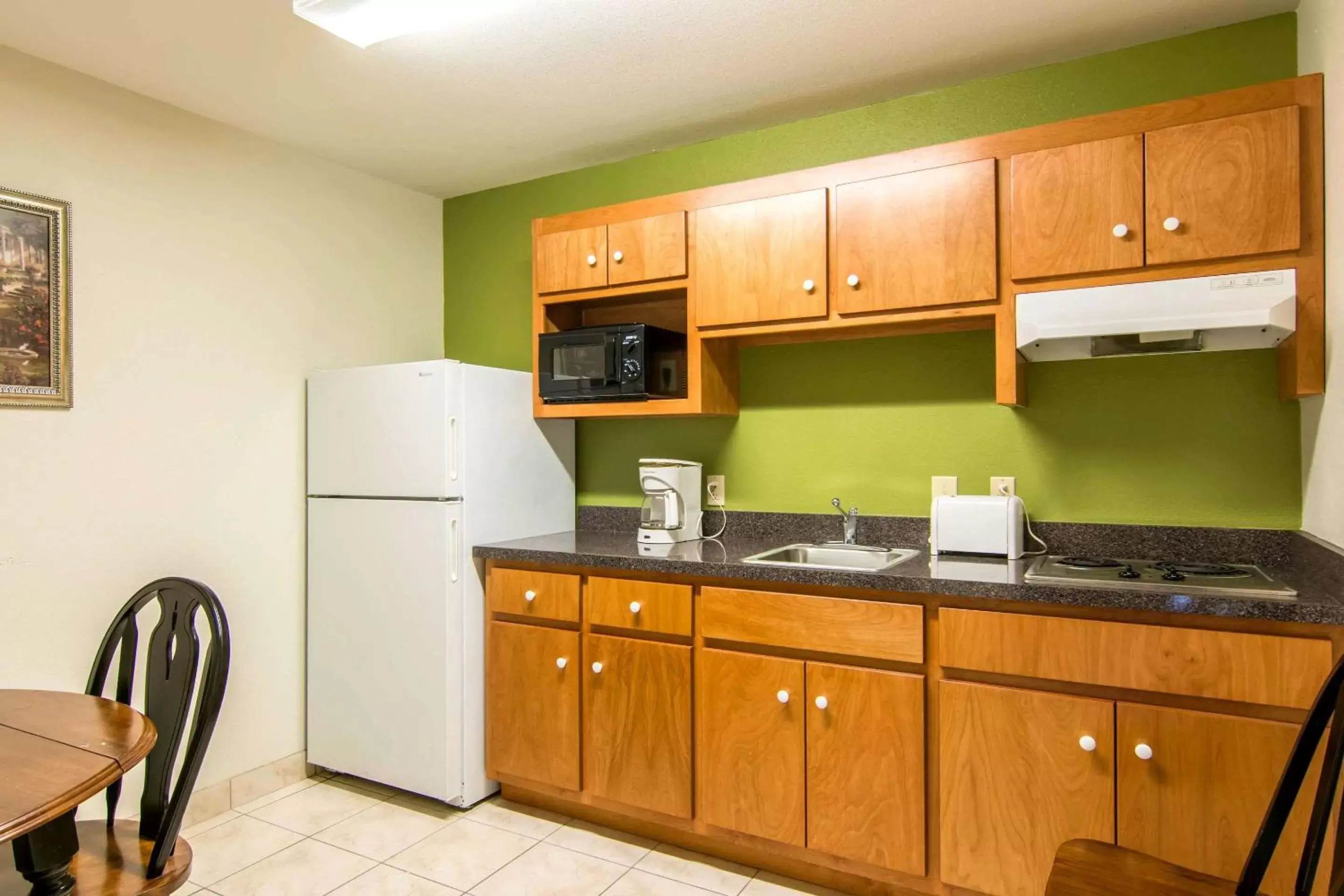 Photo of the whole room, Kitchen/Kitchenette in Sleep Inn & Suites near Fort Gregg-Adams