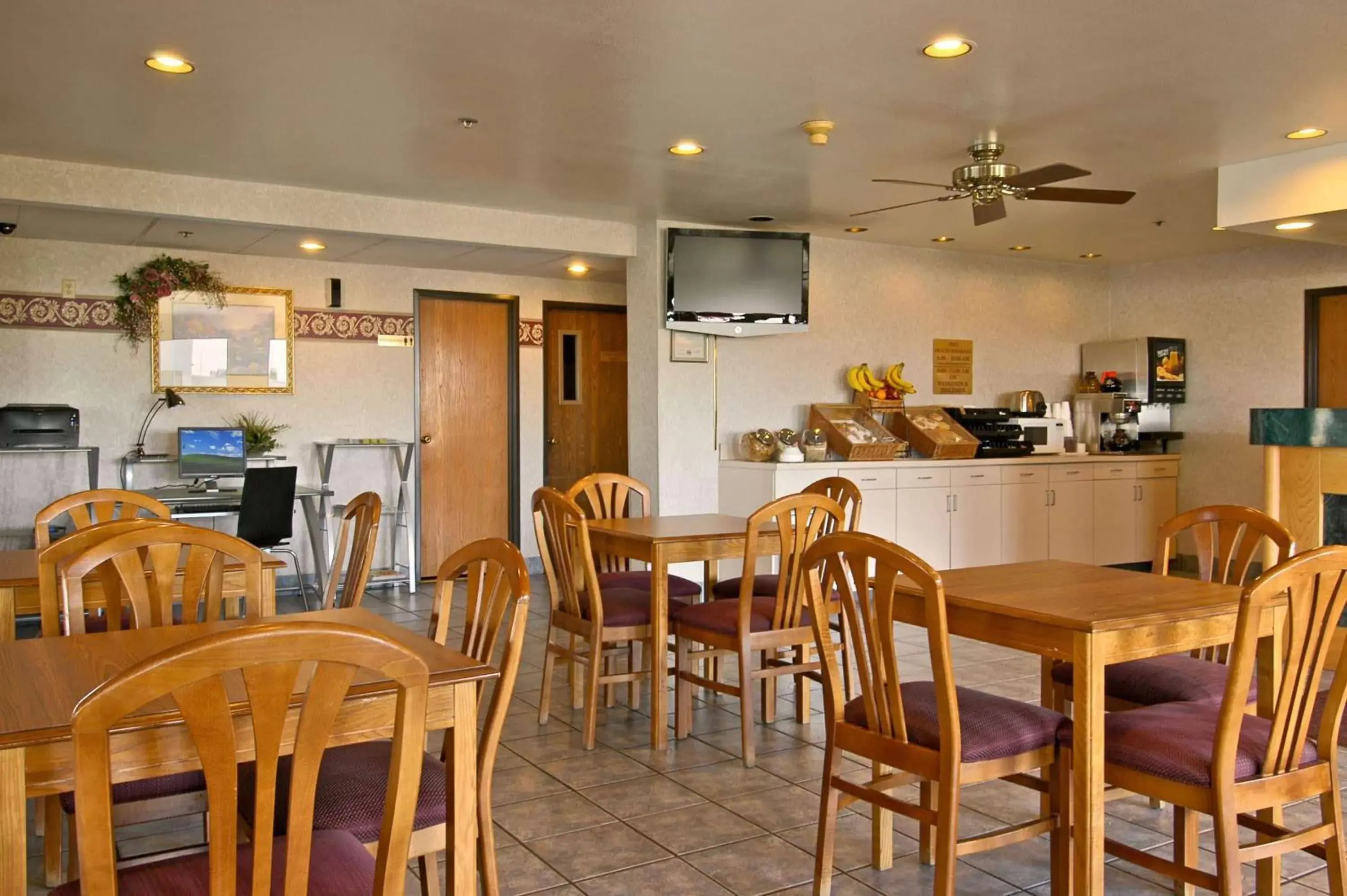 Restaurant/Places to Eat in Baymont by Wyndham Tuscola