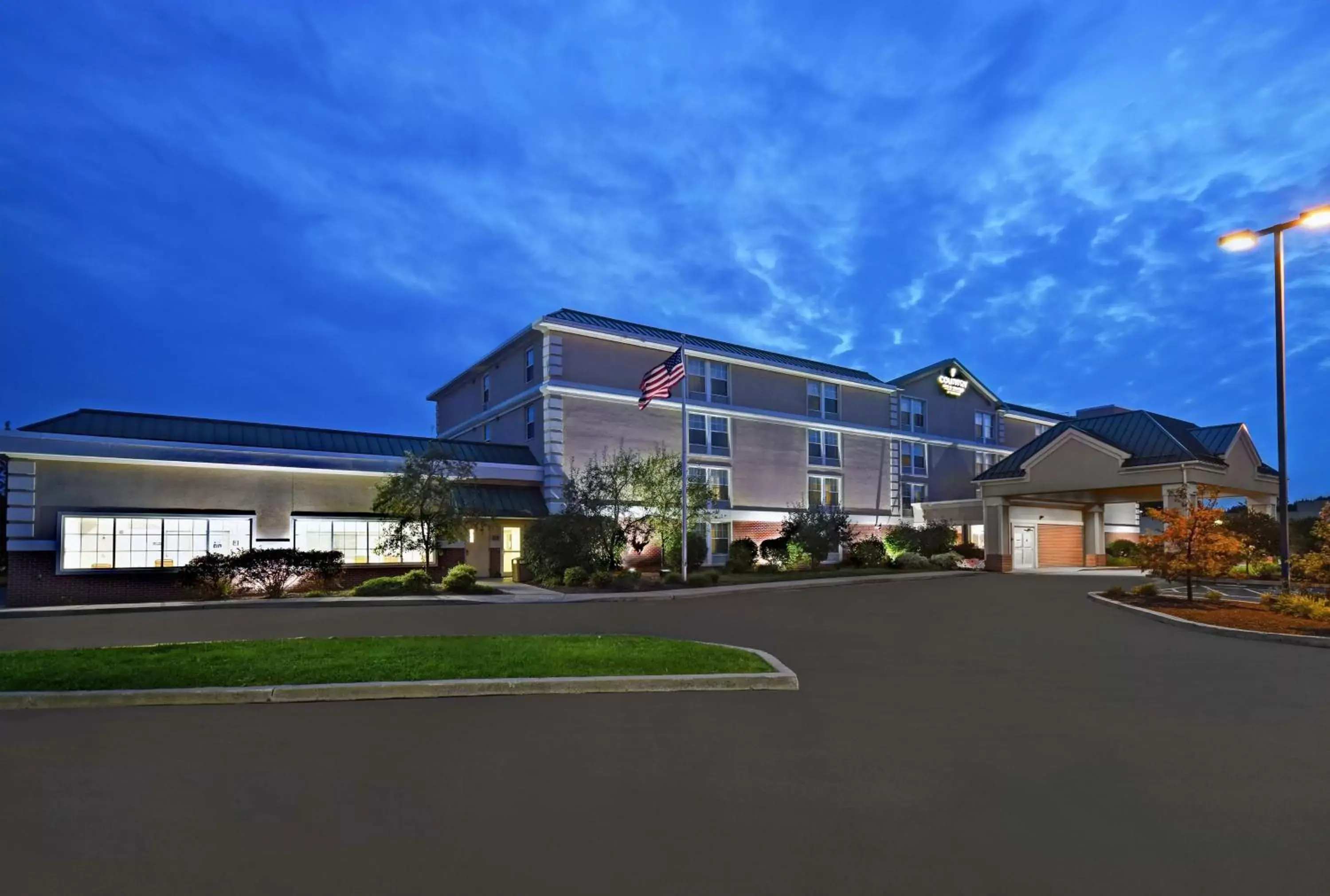Property Building in Country Inn & Suites by Radisson, Rochester-University Area, NY