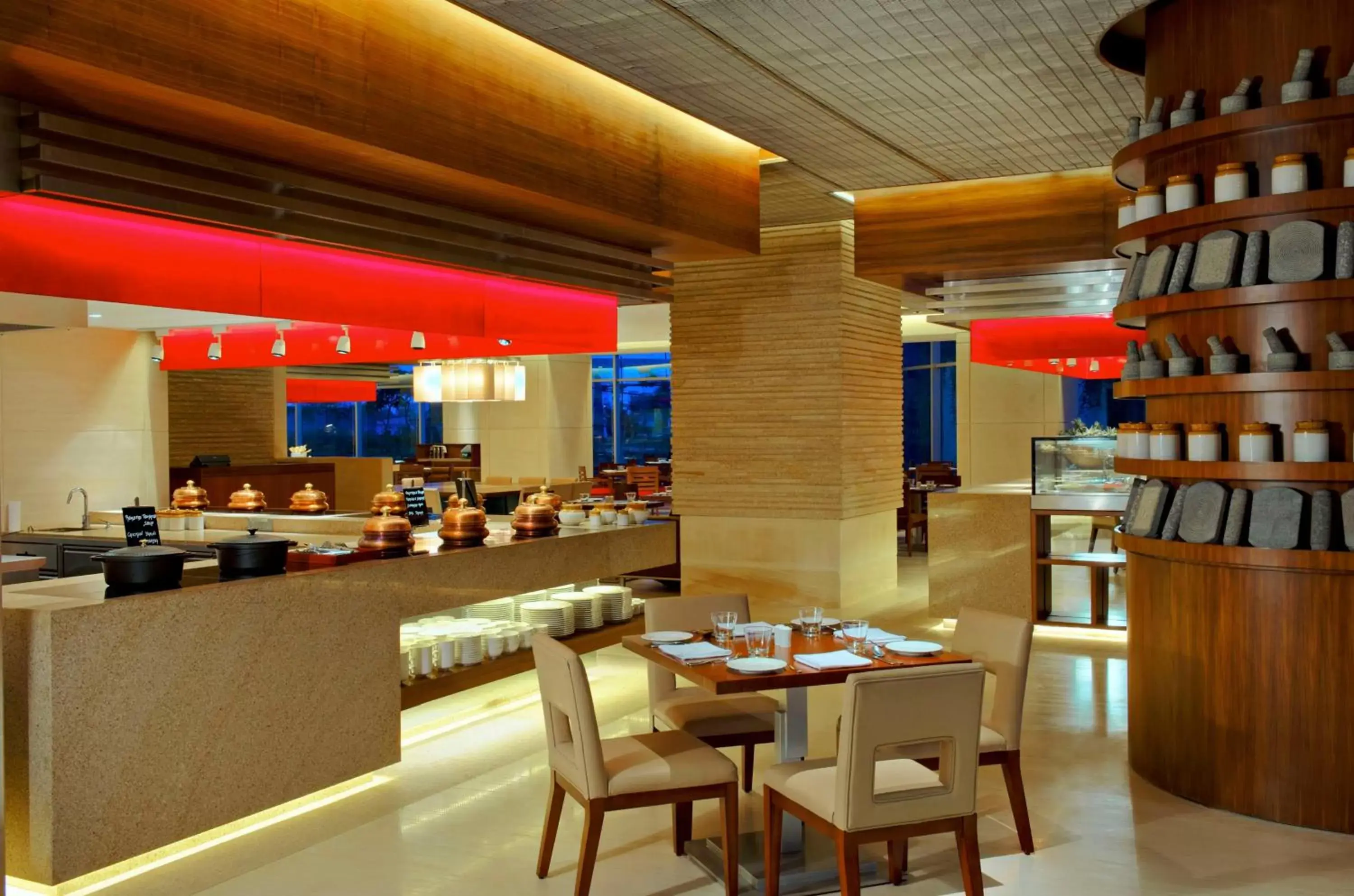 Restaurant/Places to Eat in Hyatt Regency Chennai