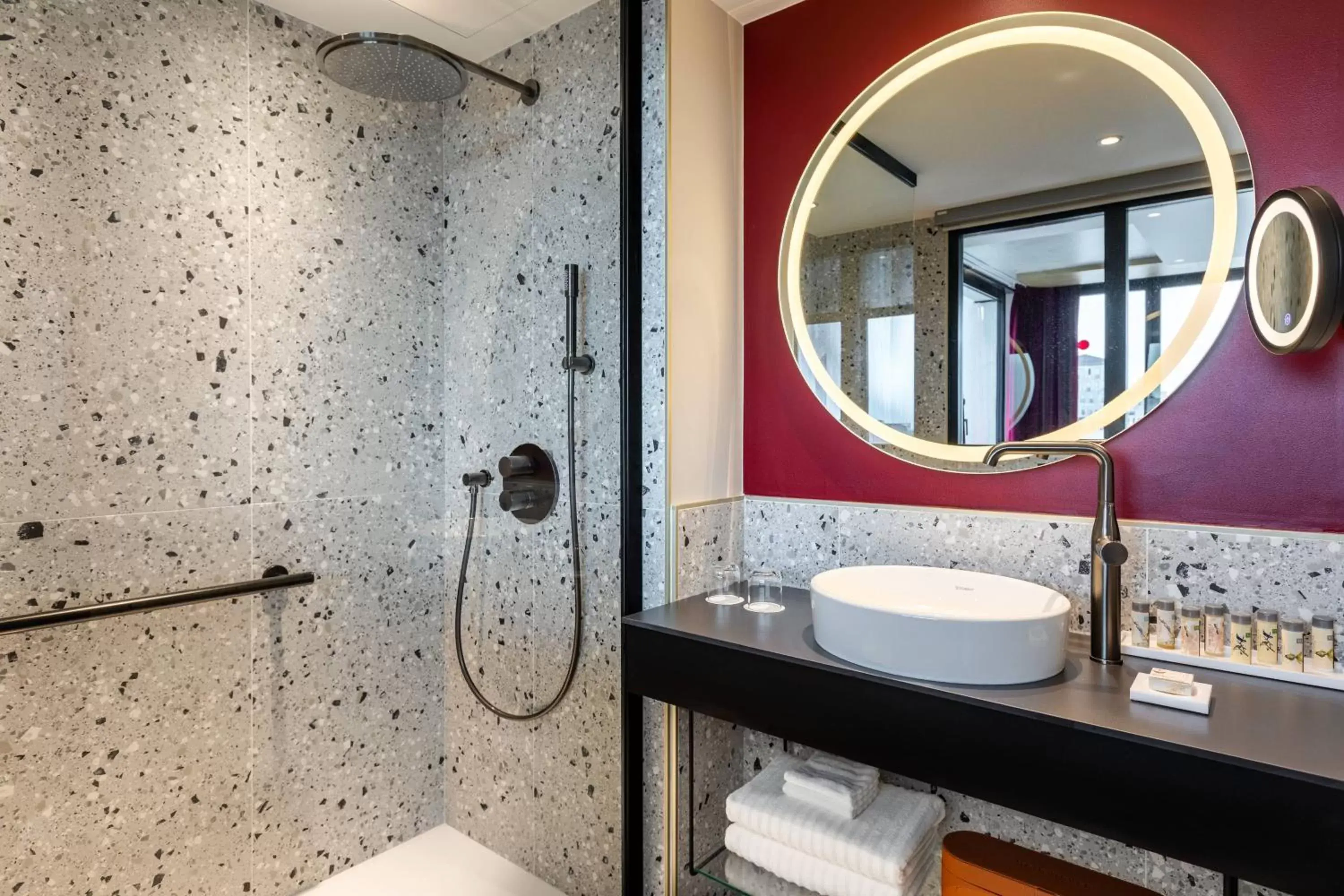 Bathroom in Renaissance Bordeaux Hotel