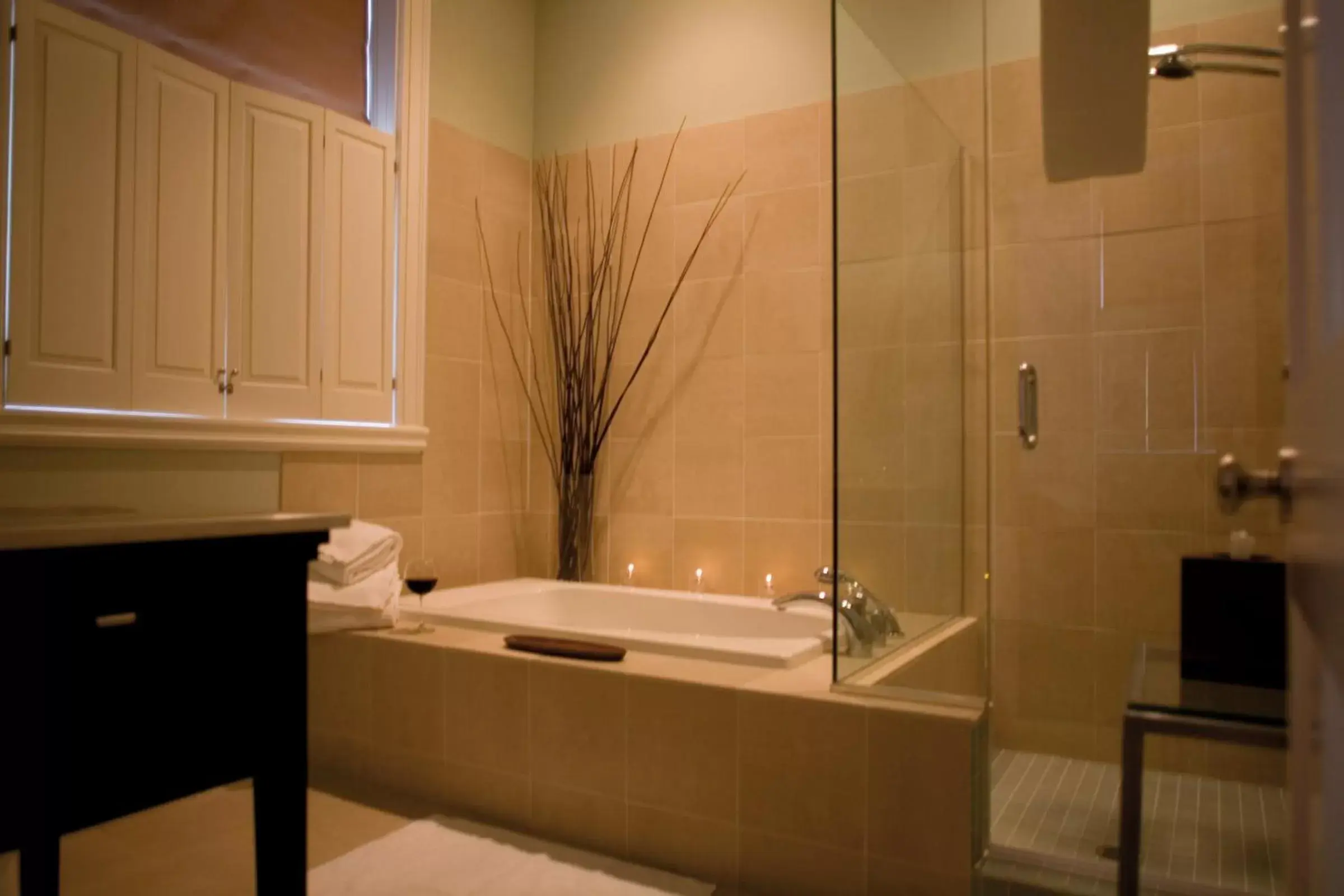 Bathroom in The Vanderbilt, Auberge Resorts Collection