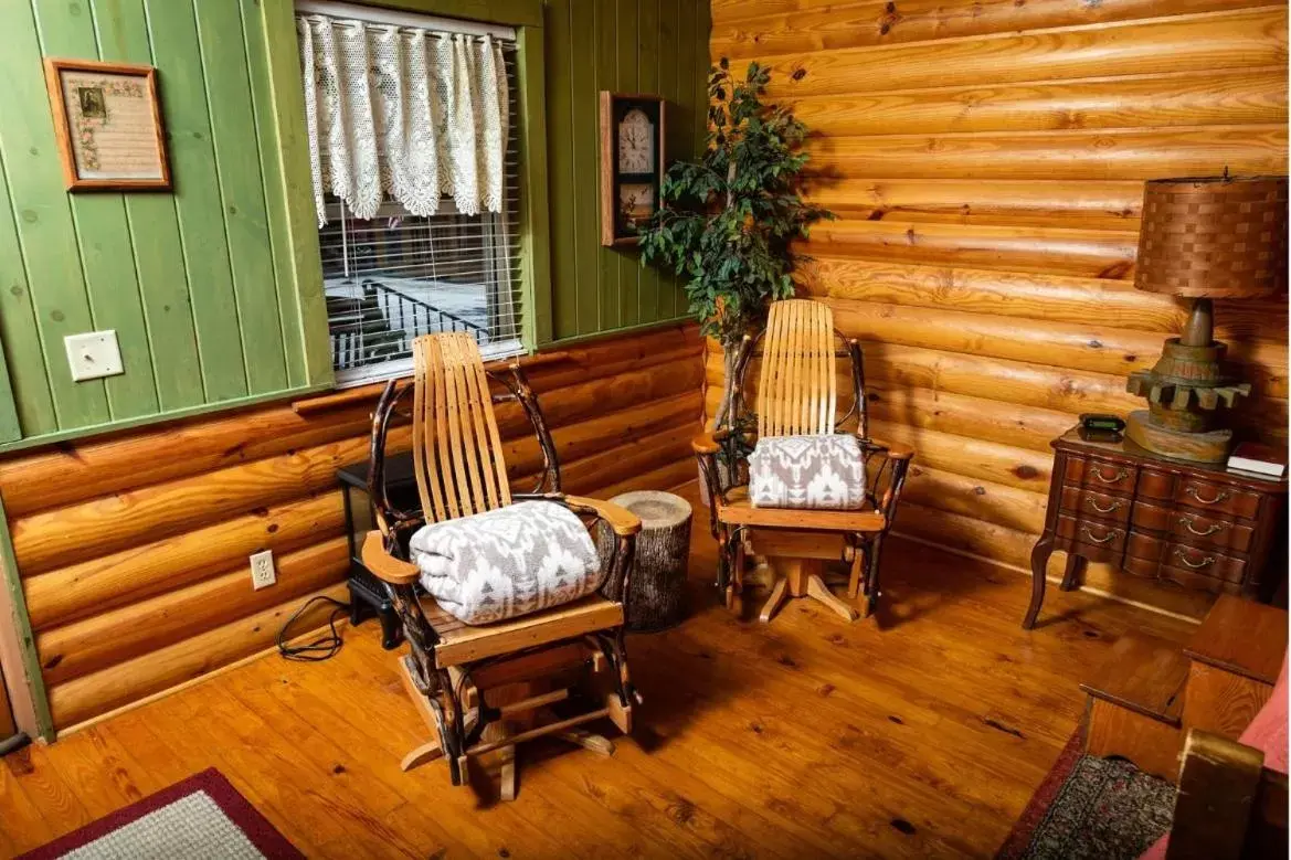 View (from property/room), Seating Area in Mountain Aire Cottages & Inn