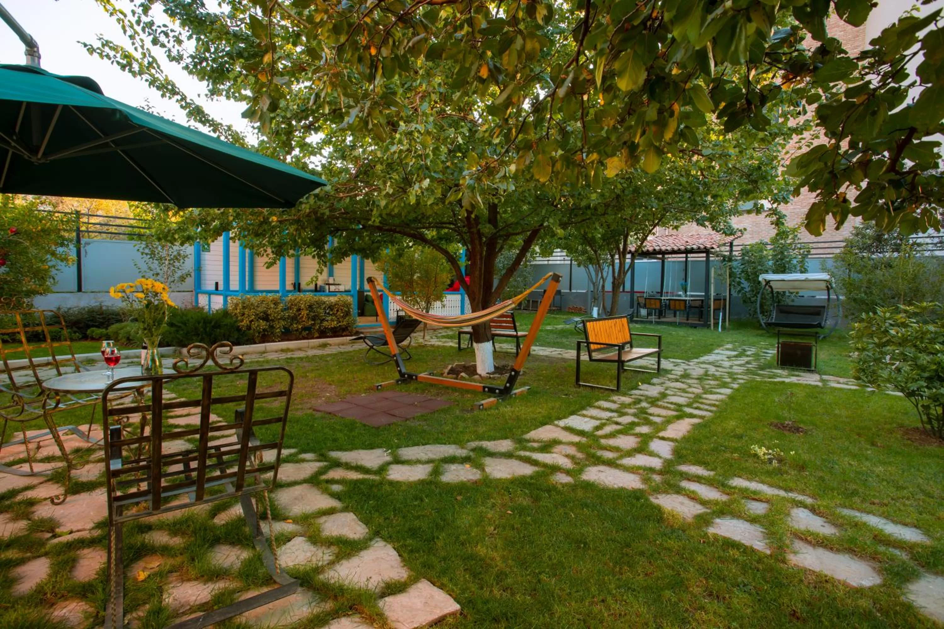 Patio in Apart Hotel West