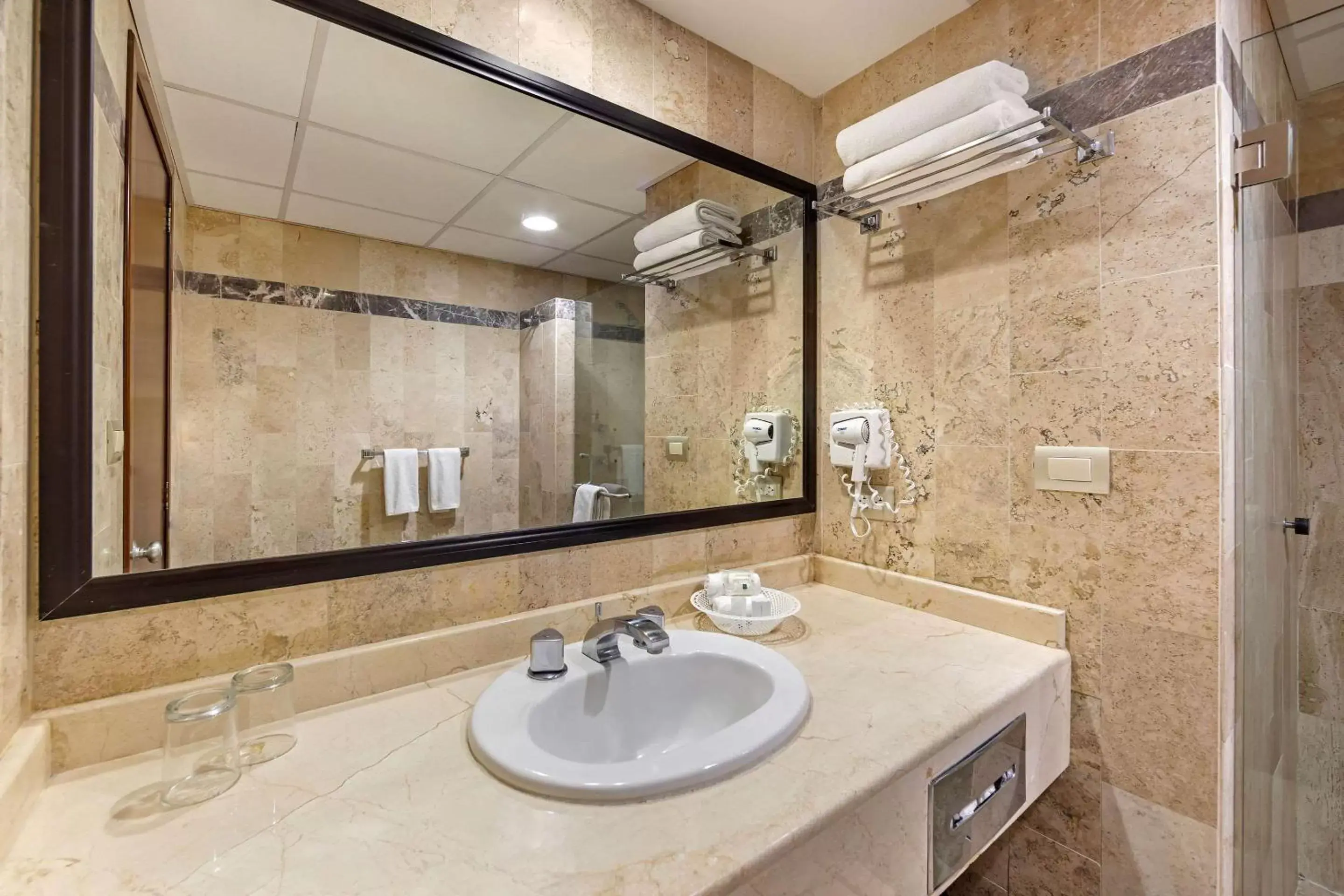 Bathroom in Hotel Quality Inn Aguascalientes