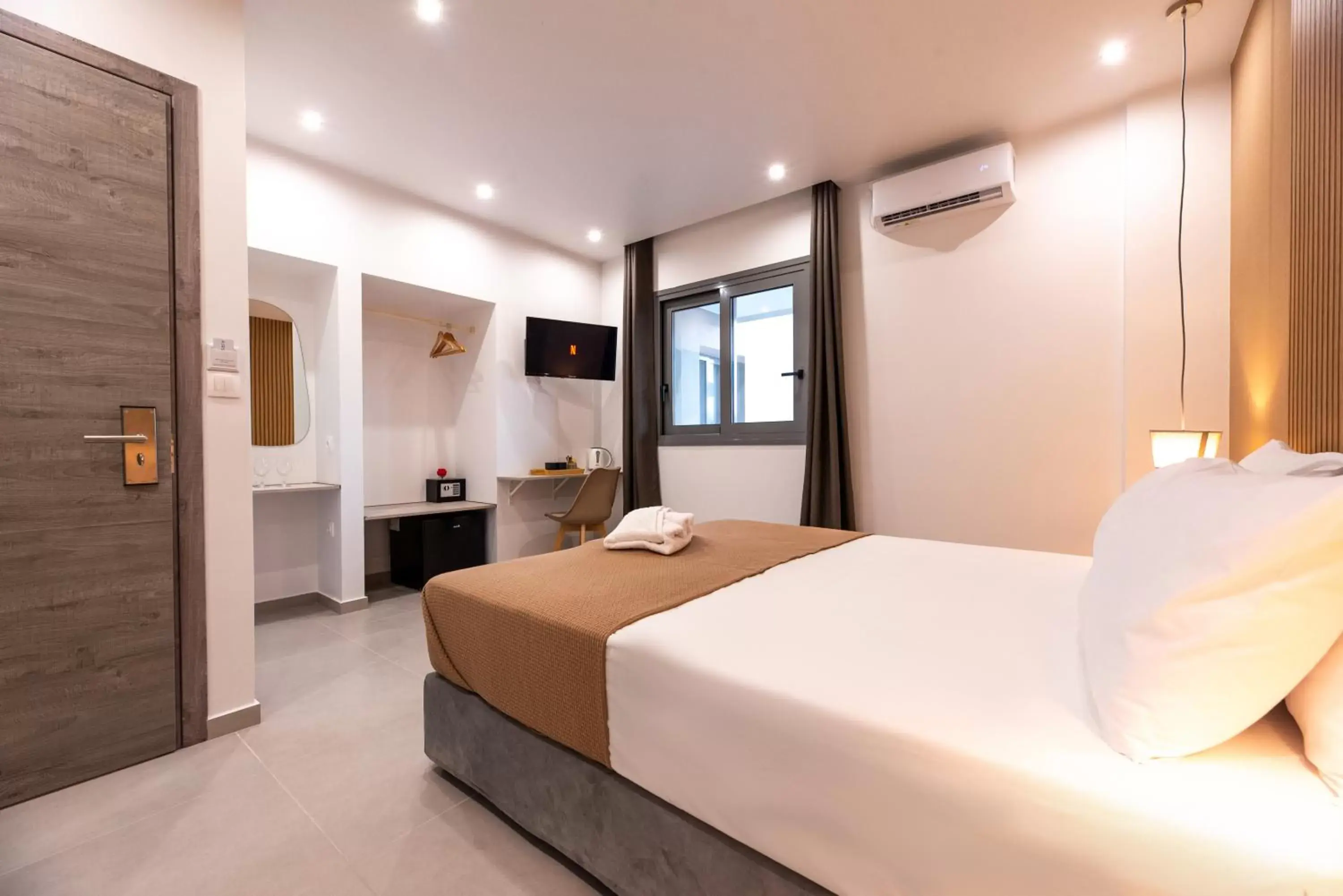 Property building, Bed in Airscape Hotel Free Shuttle From Athen's Airport