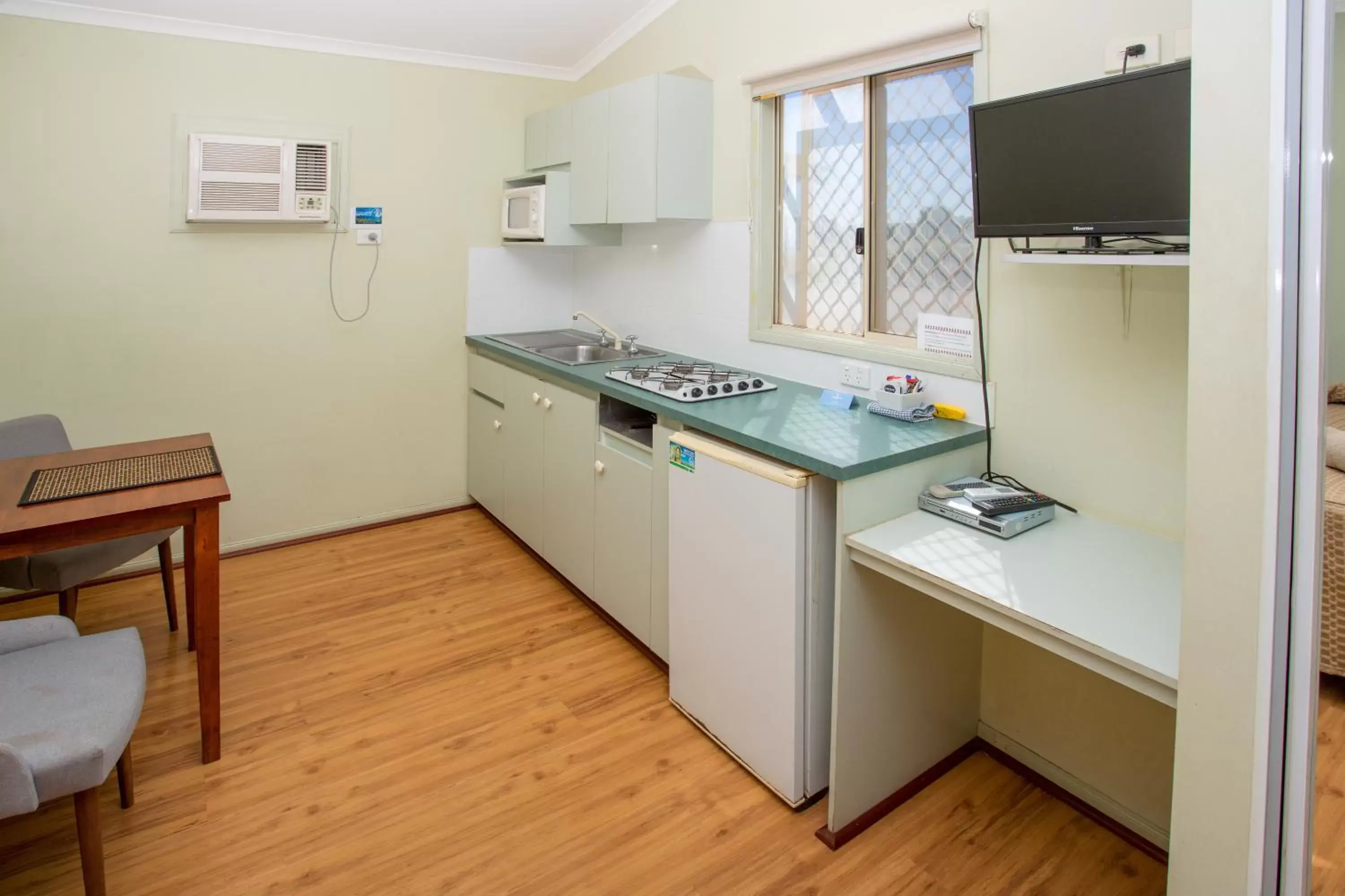 Kitchen or kitchenette, Kitchen/Kitchenette in Discovery Parks - Pilbara, Karratha