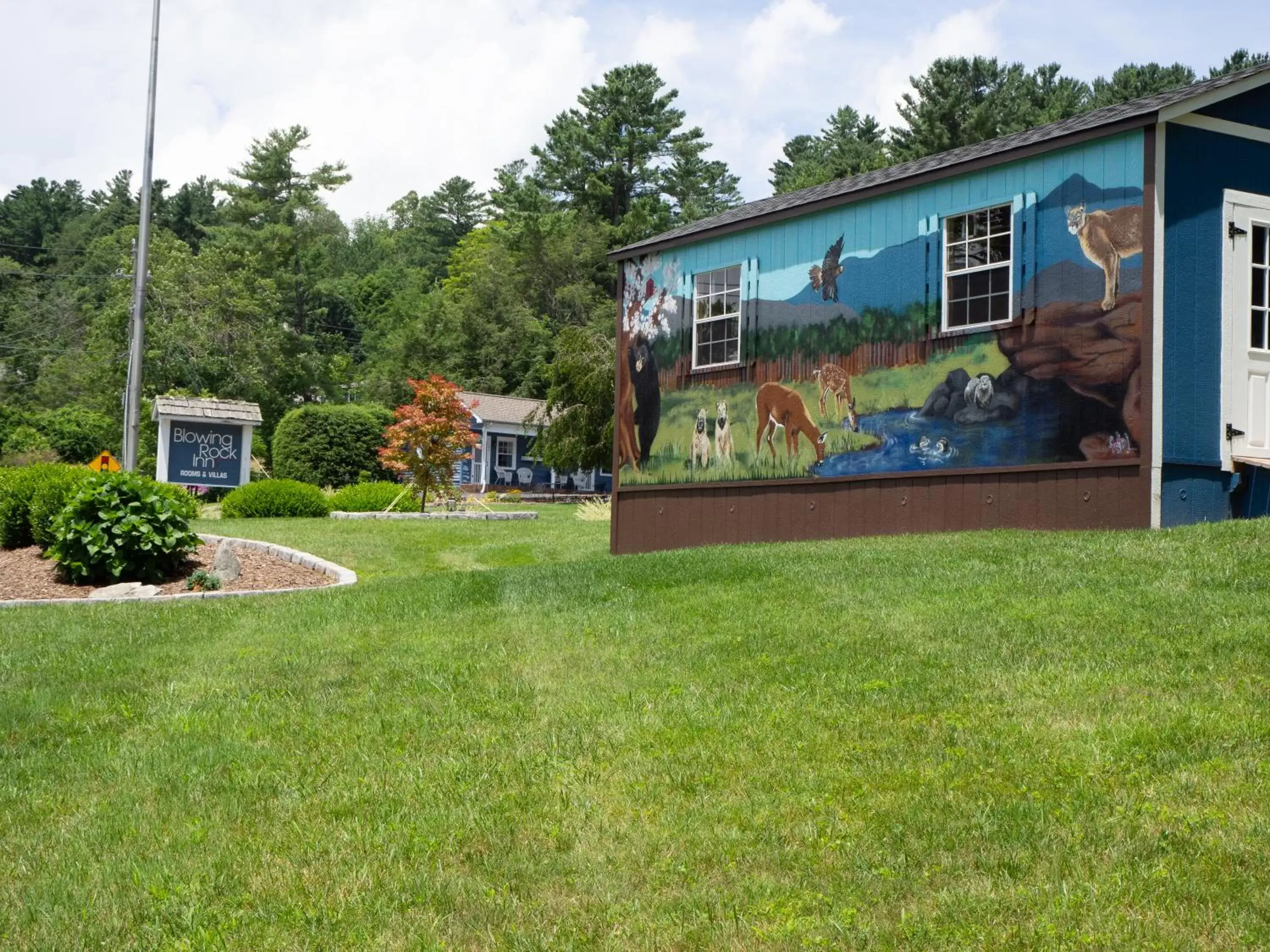 Property building in Blowing Rock Inn Property building in Blowing Rock Inn