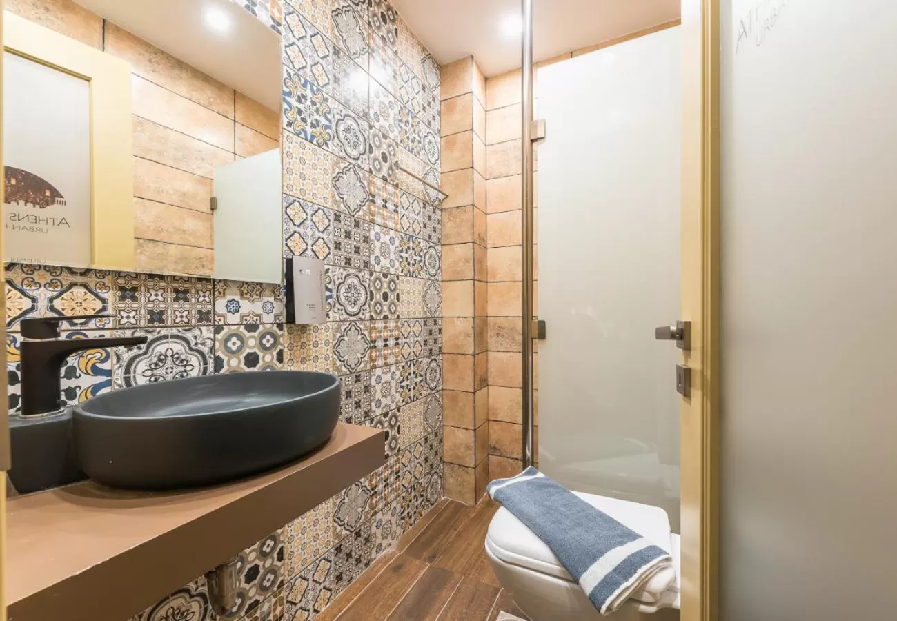 Bathroom in Athens Lights