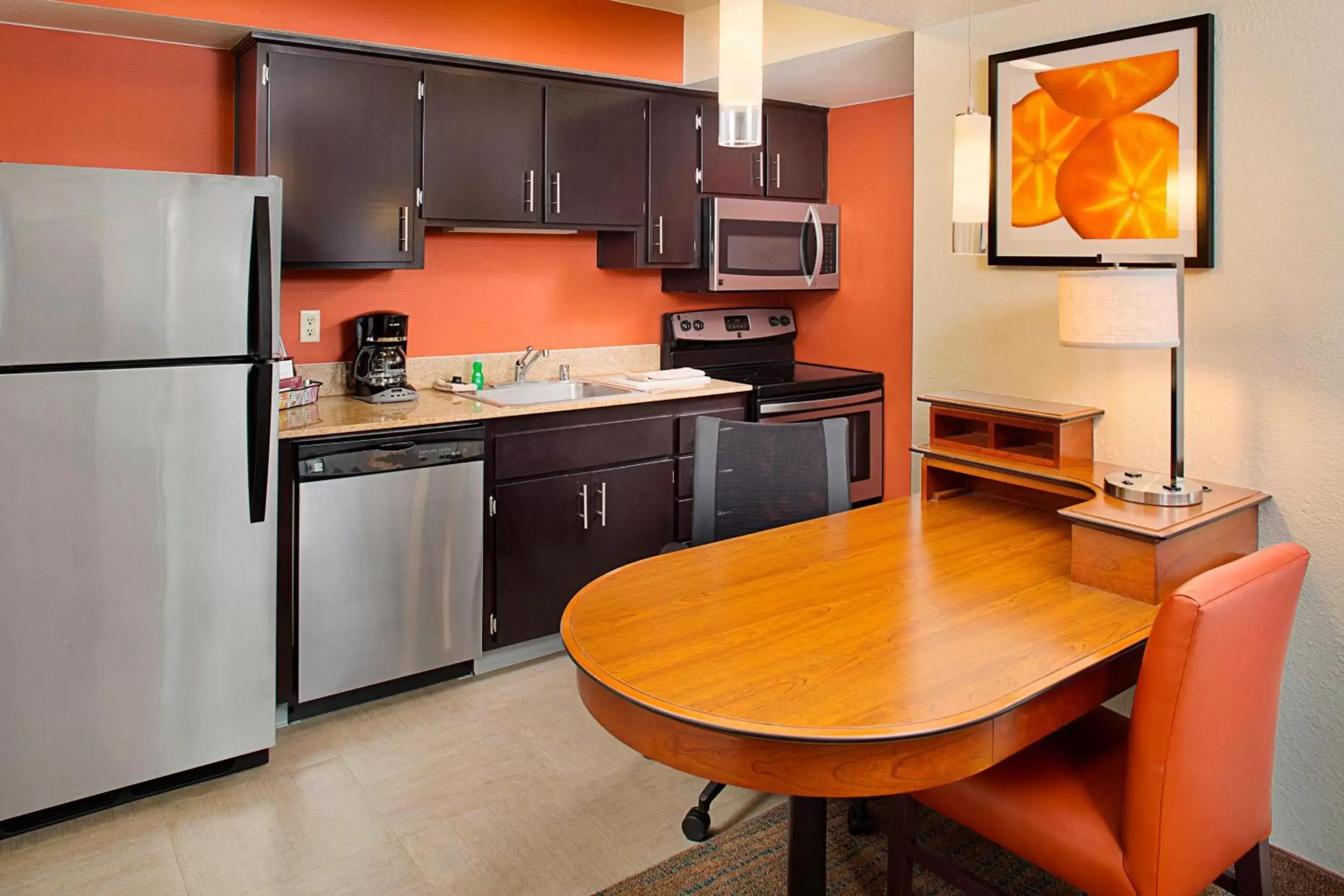 Kitchen or kitchenette, Kitchen/Kitchenette in Residence Inn Sacramento Cal Expo