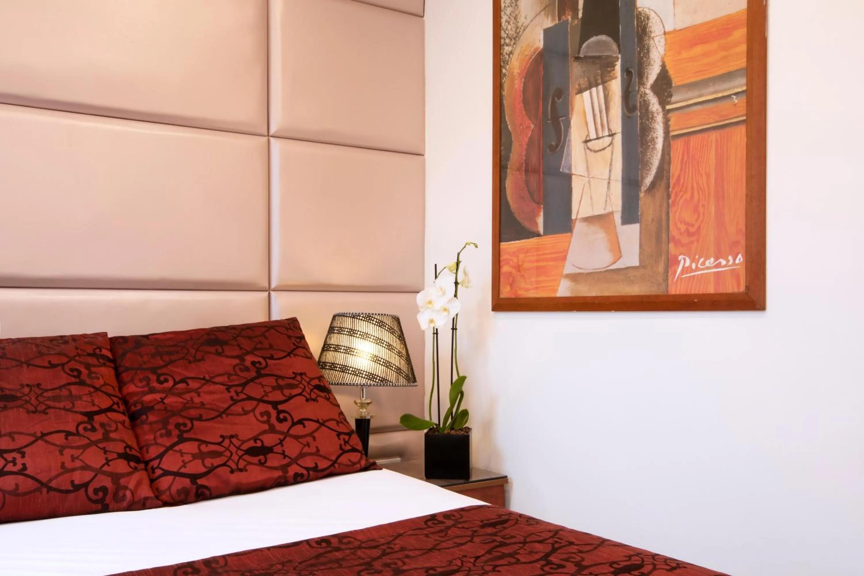 Bed in City Inn Russell Square