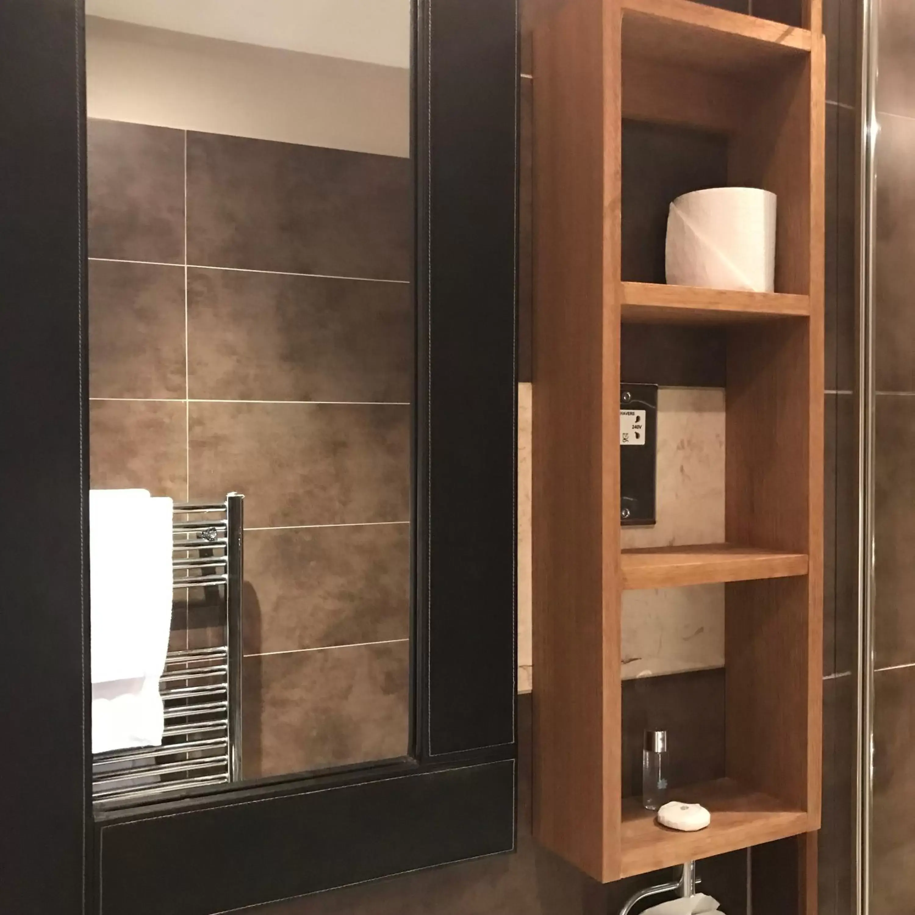 Shower, Bathroom in Ashtree House Hotel, Glasgow Airport & Paisley