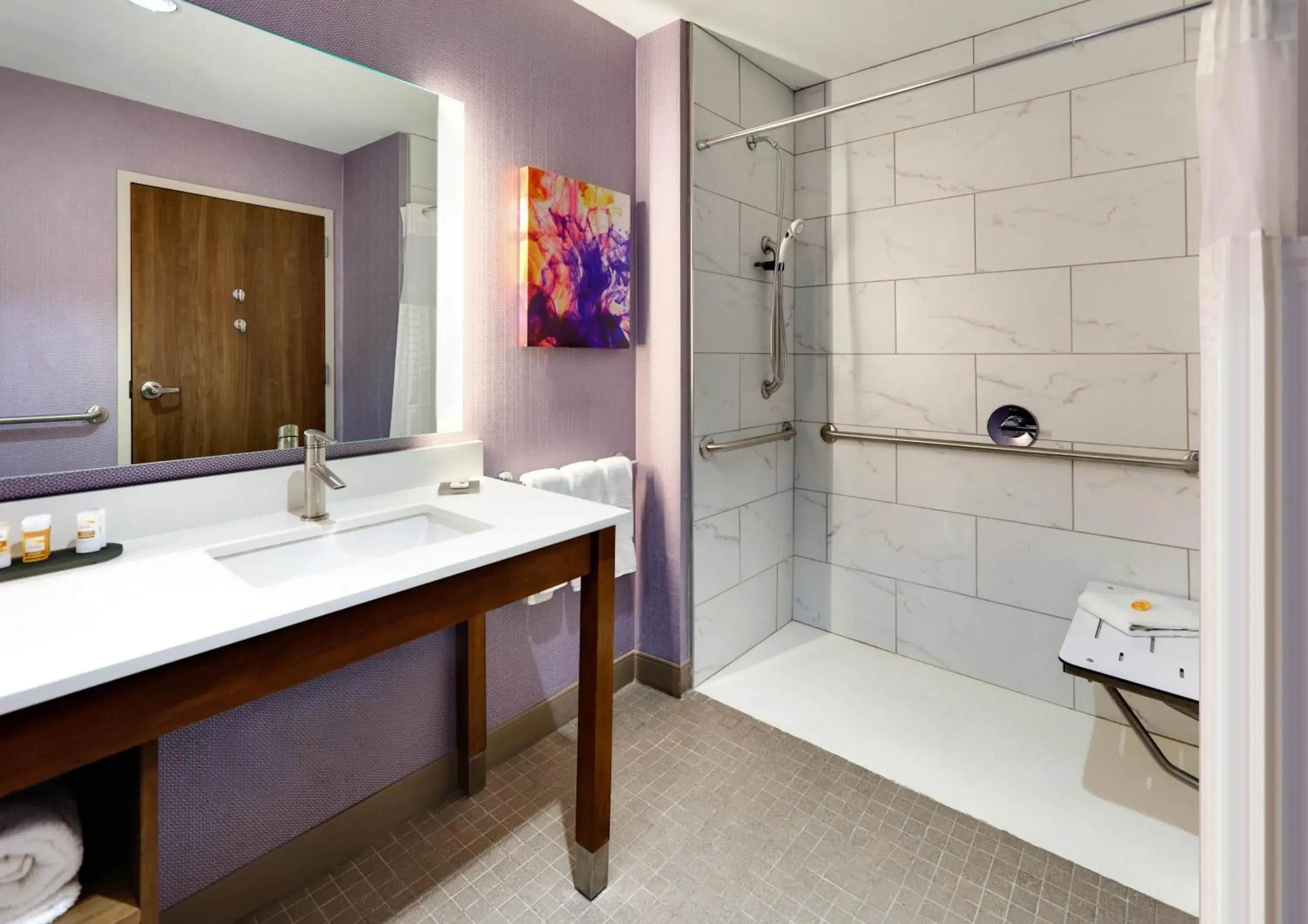 Bathroom in La Quinta Inn & Suites by Wyndham Lakeway