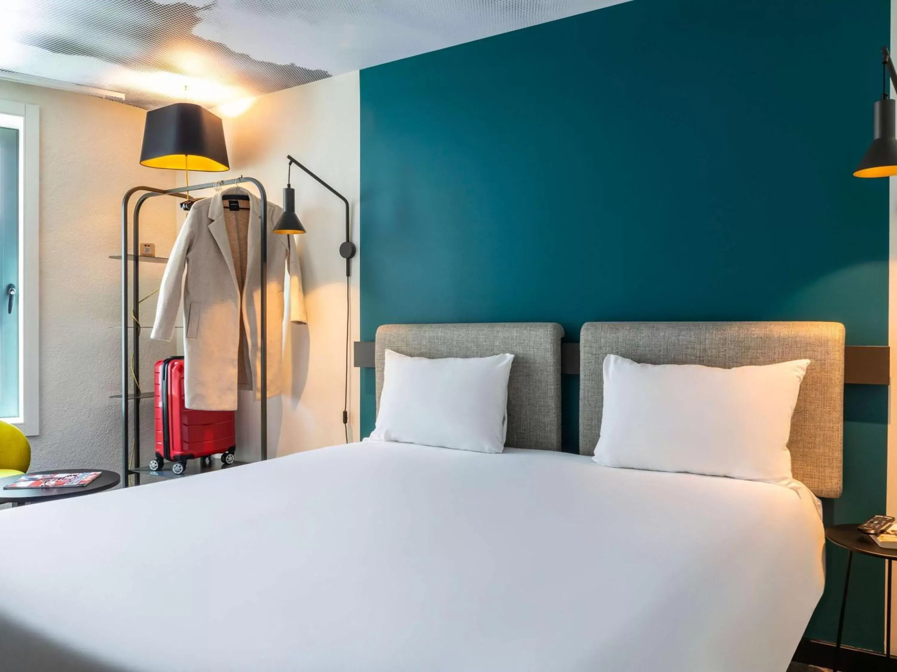 Property building, Bed in ibis Paris Coeur d'Orly Airport