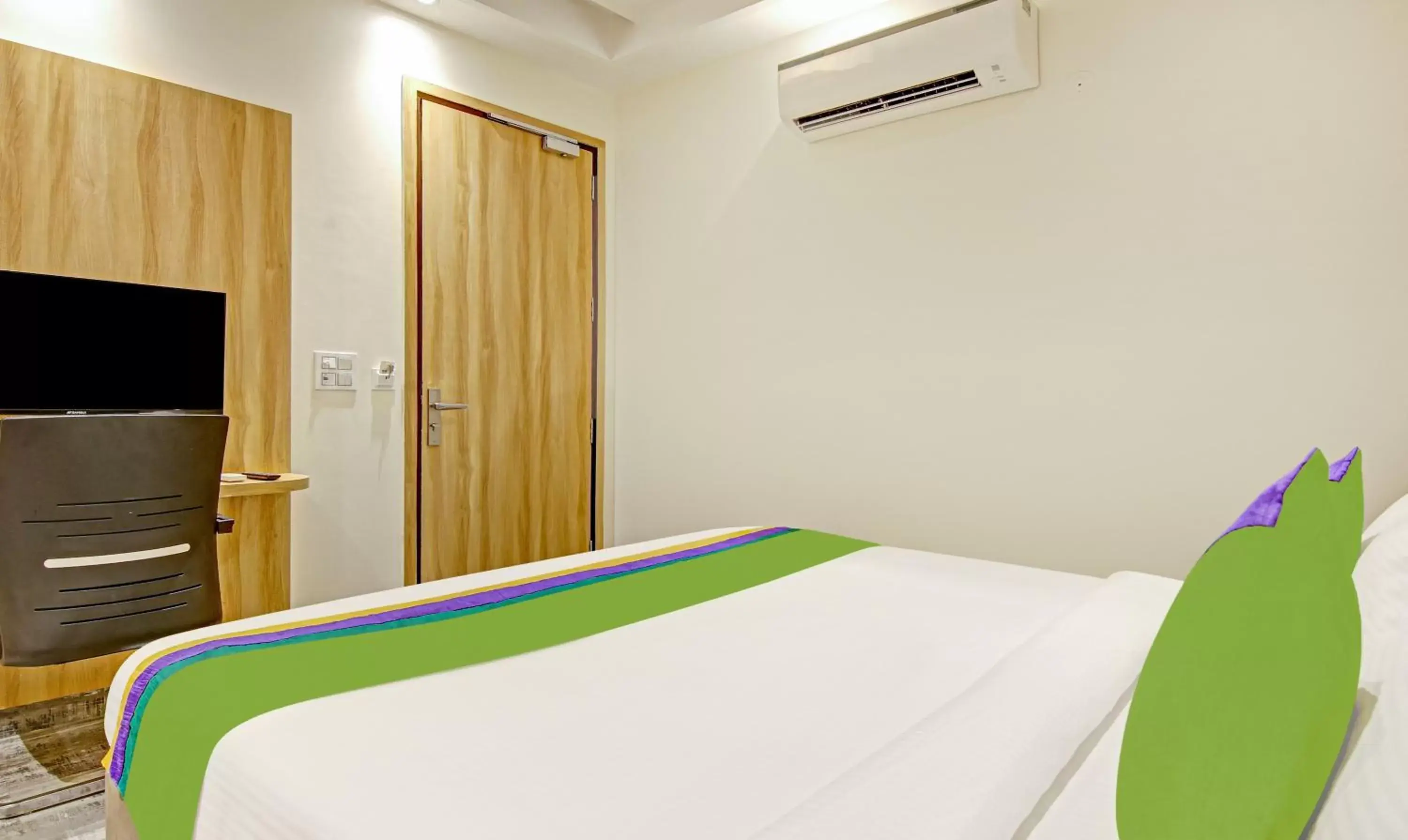 Bed in Treebo Stellar Inn Bed in Treebo Stellar Inn