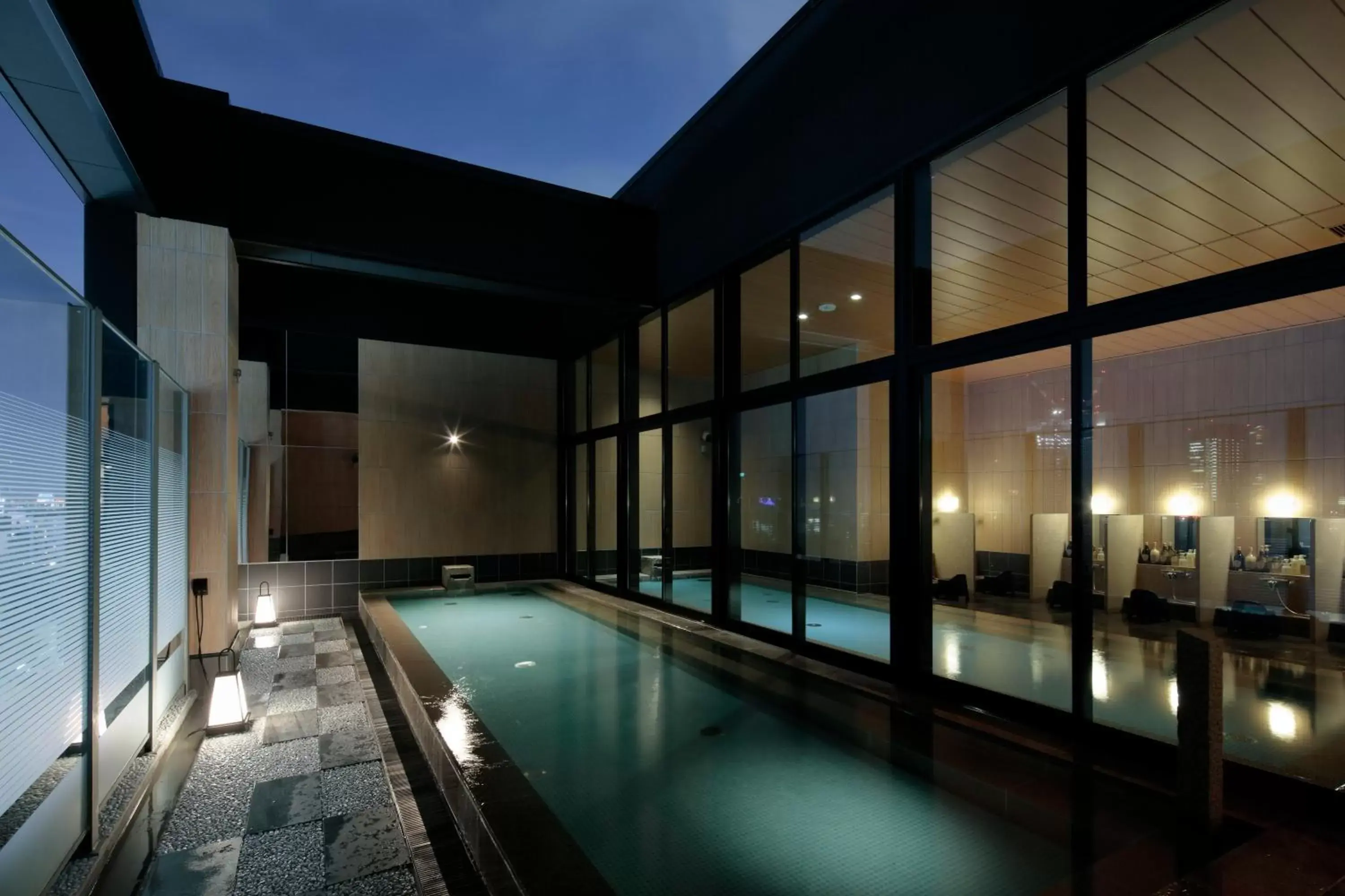 Hot Tub, Swimming Pool in Candeo Hotels Osaka Namba