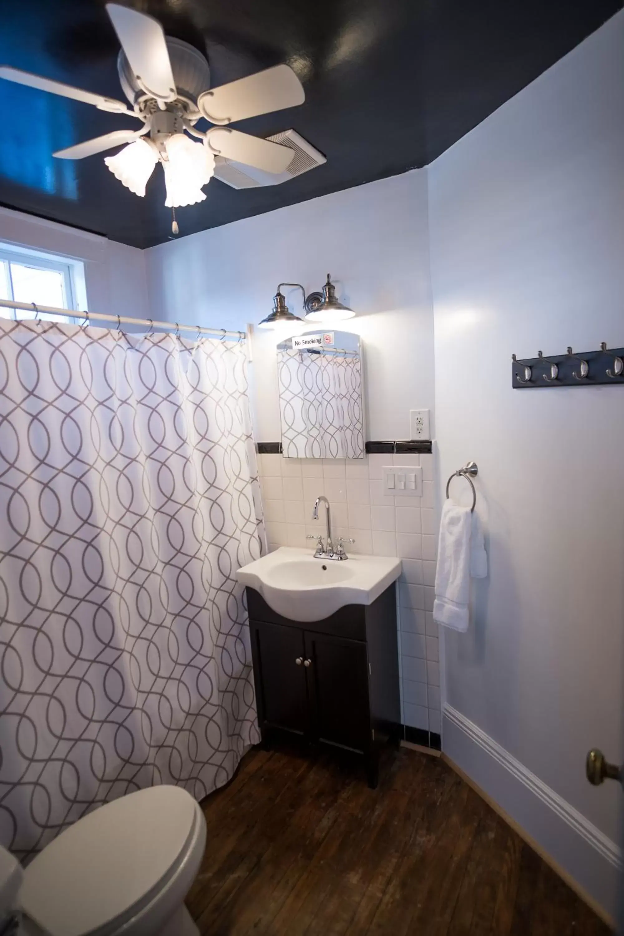 Double Room with Private Bathroom in Swamp Rabbit Inn Travelers Rest Double Room with Private Bathroom in Swamp Rabbit Inn Travelers Rest